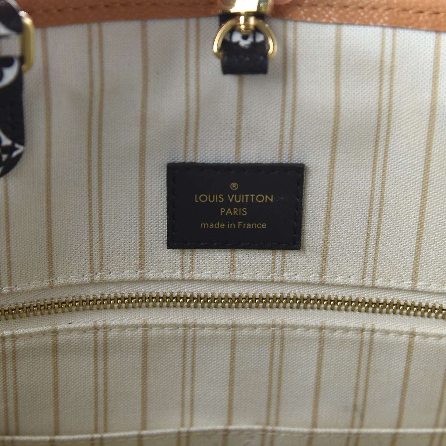 Louis Vuitton Monogram Giant Jungle Onthego GM Ivory 8 of 9
