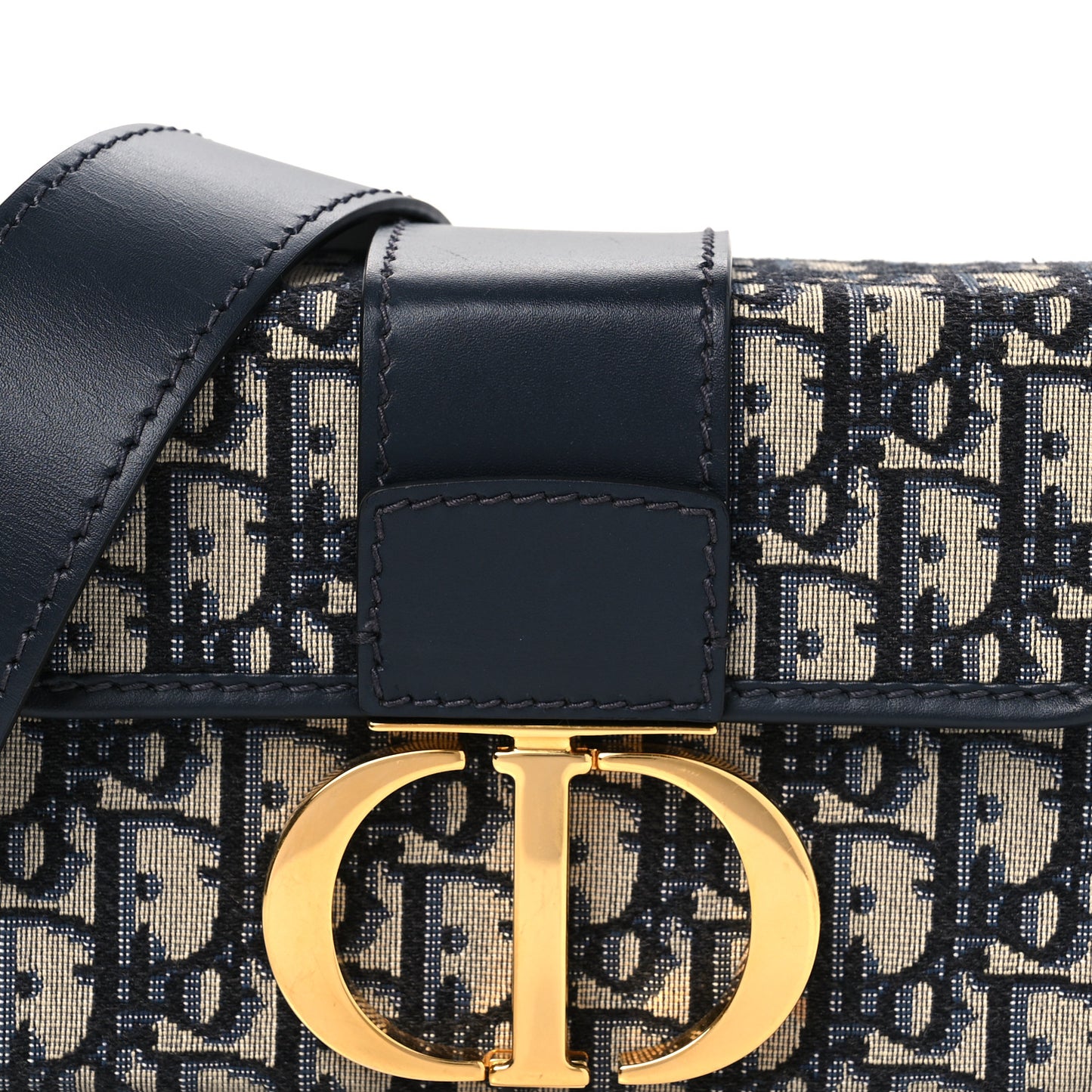 Oblique 30 Montaigne Box Bag Blue