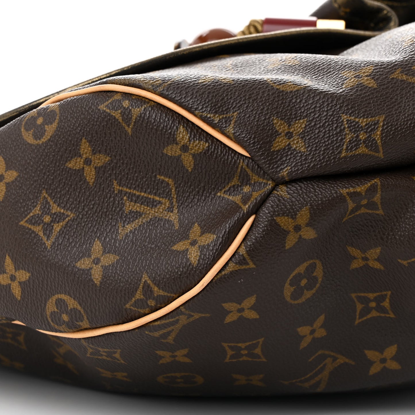 Monogram Kalahari GM