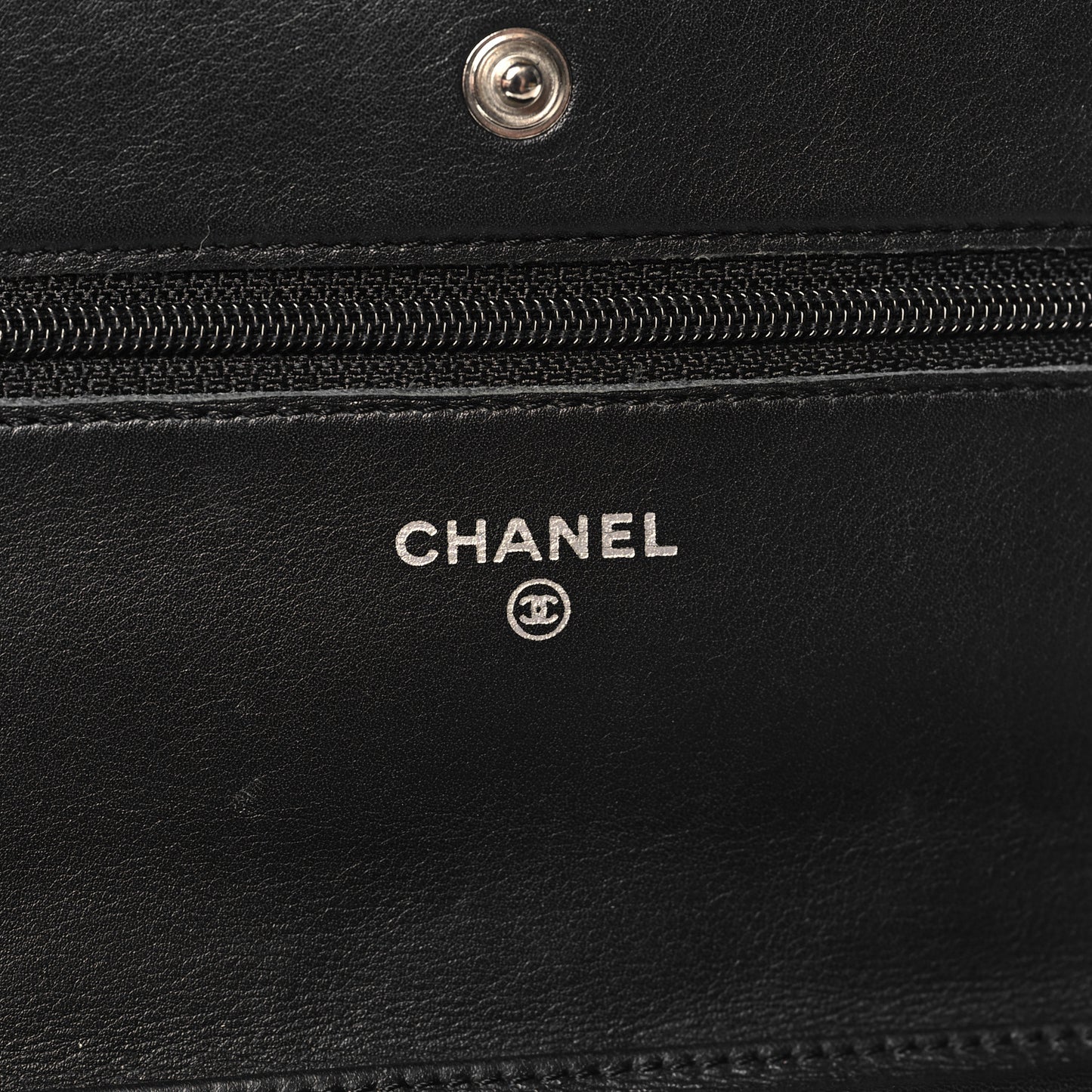 Patent Quilted Wallet On Chain WOC Black