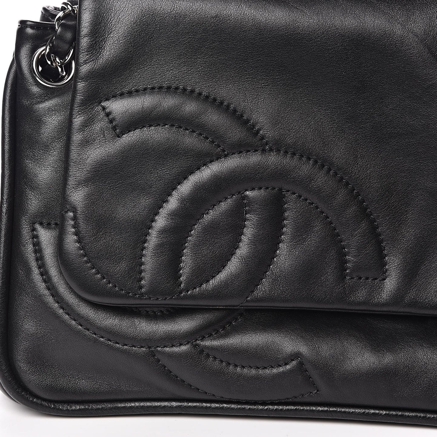 Calfskin Diagonal Ligne Flap Black