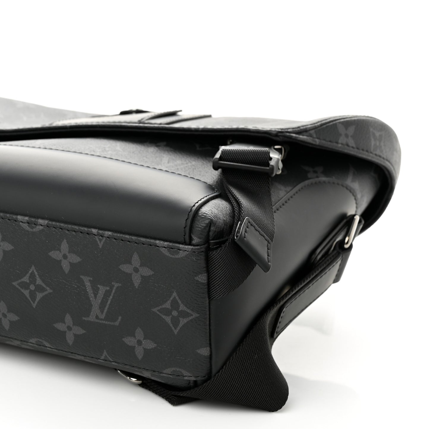 Monogram Eclipse Voyager PM Messenger