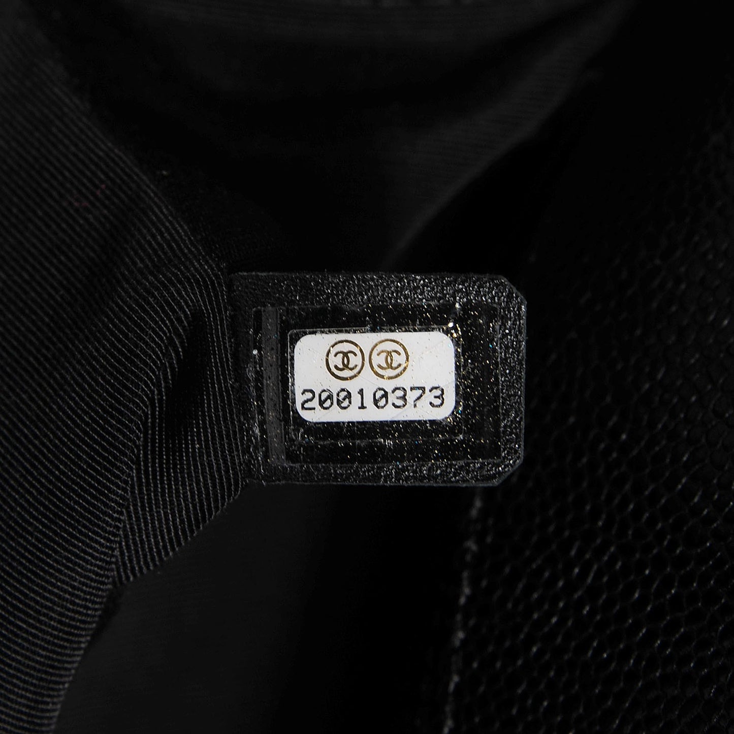 Caviar Quilted Medium Boy Flap Black