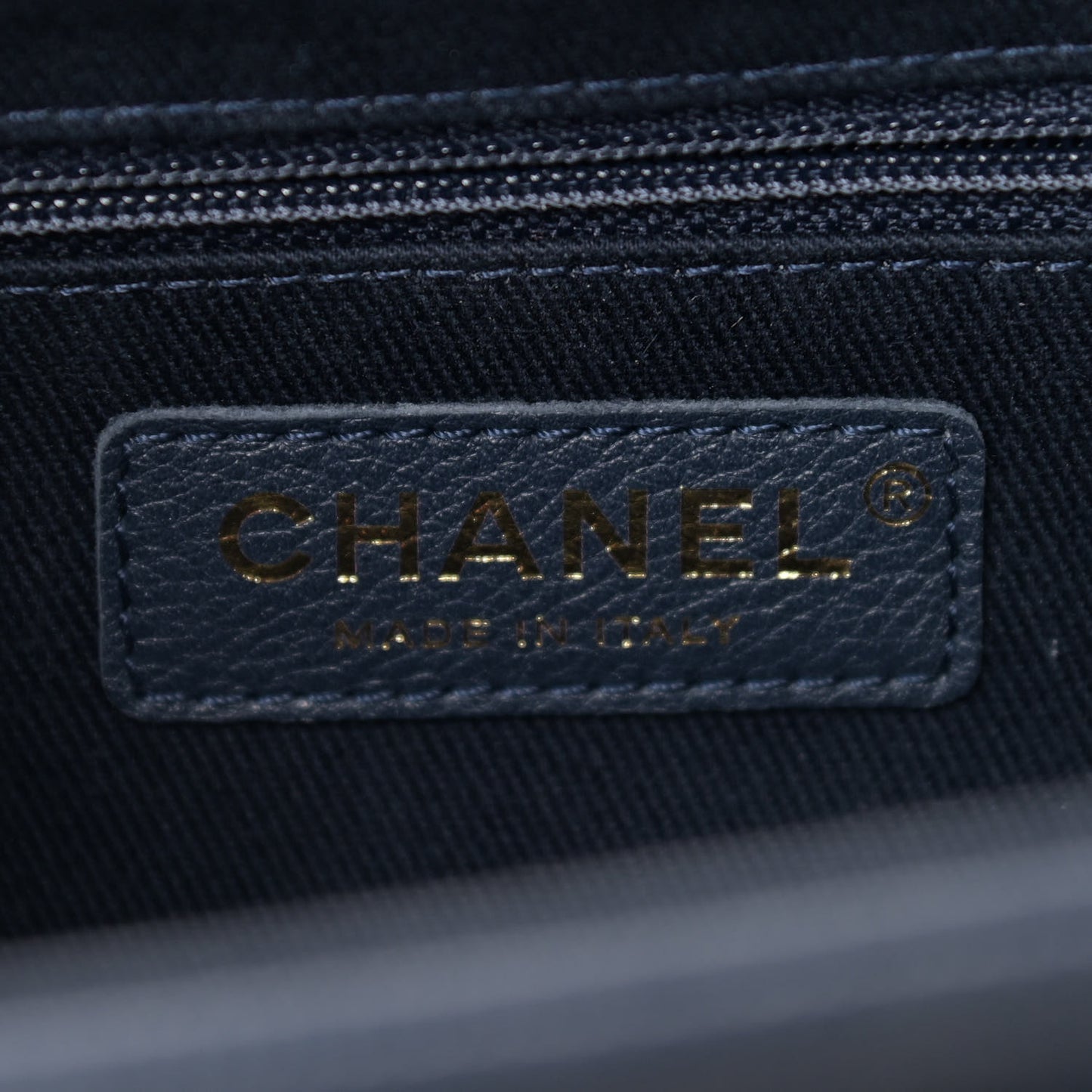 Caviar Quilted Medium Business Affinity Flap Navy