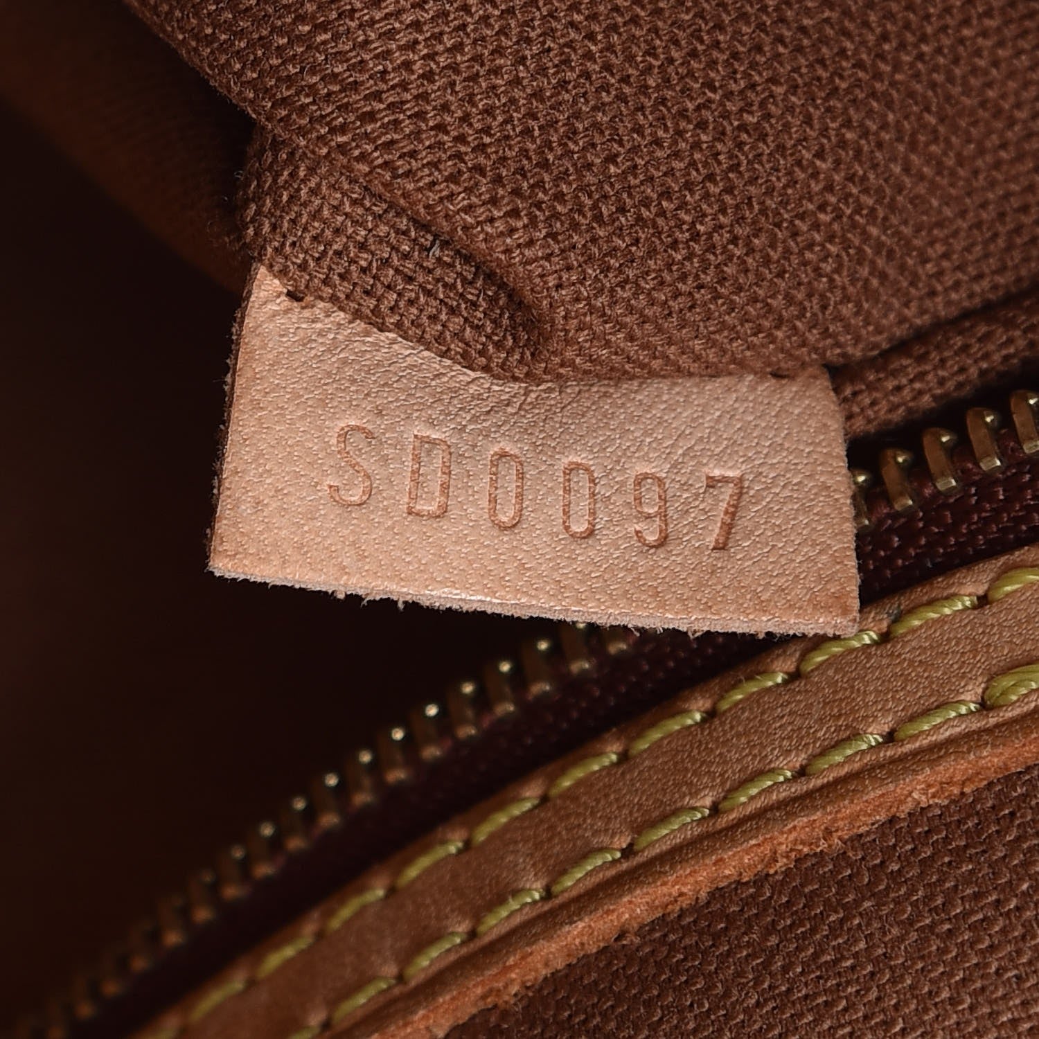 Louis Vuitton Monogram Batignolles Horizontal 7 of 23