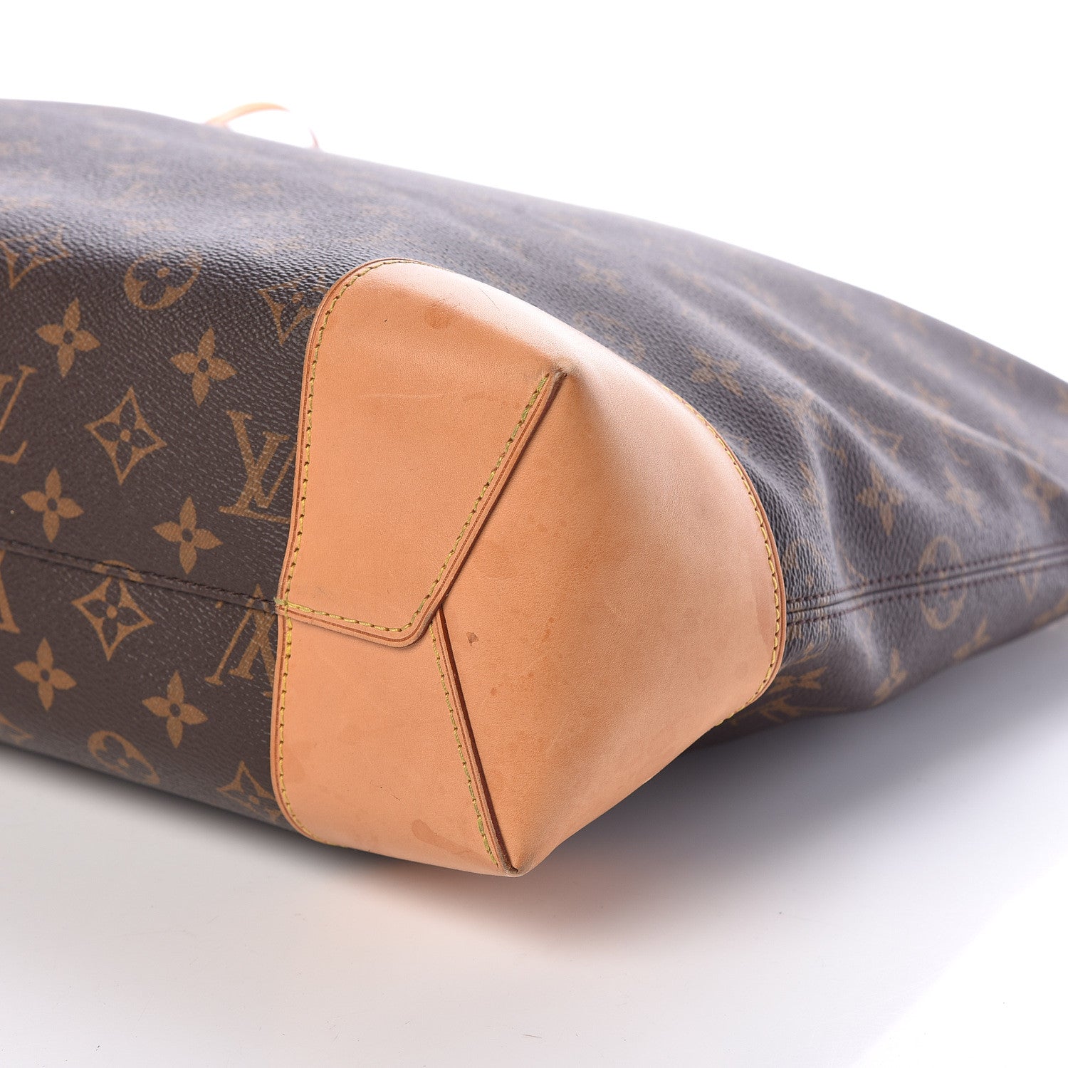 Louis Vuitton Monogram Berri MM 9 of 9