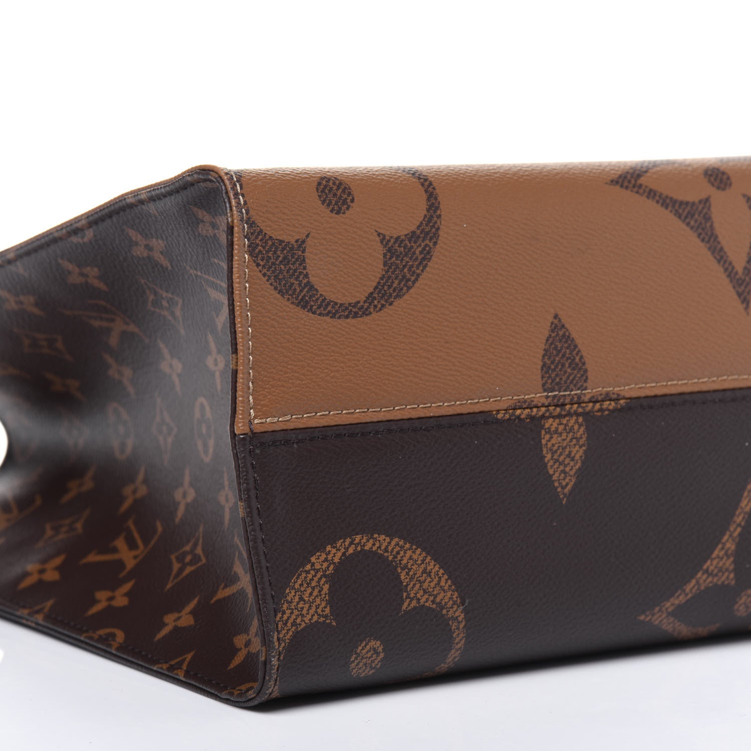 Louis Vuitton Reverse Monogram Giant Onthego MM 20 of 21