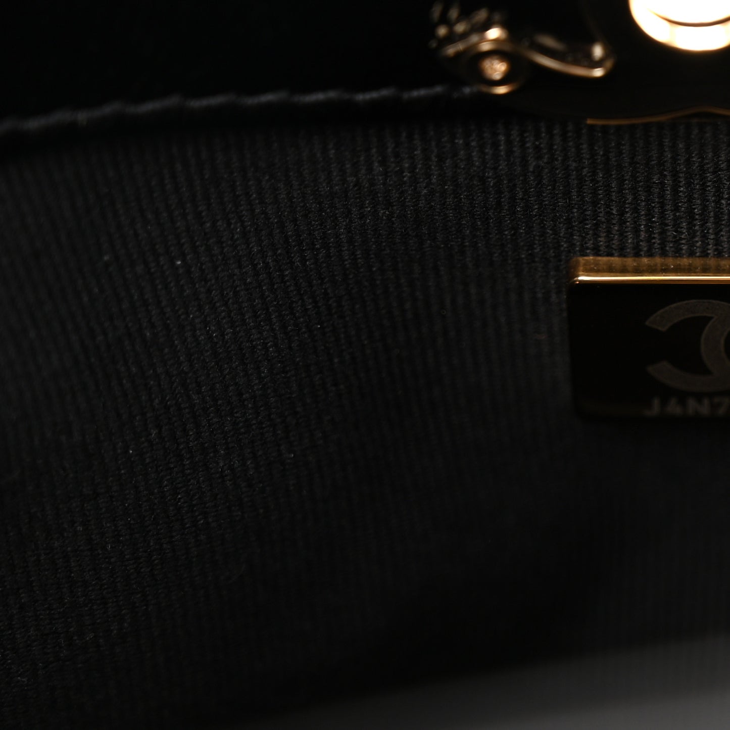 Shiny Crumpled Calfskin Quilted Mini 31 Shopping Bag Black