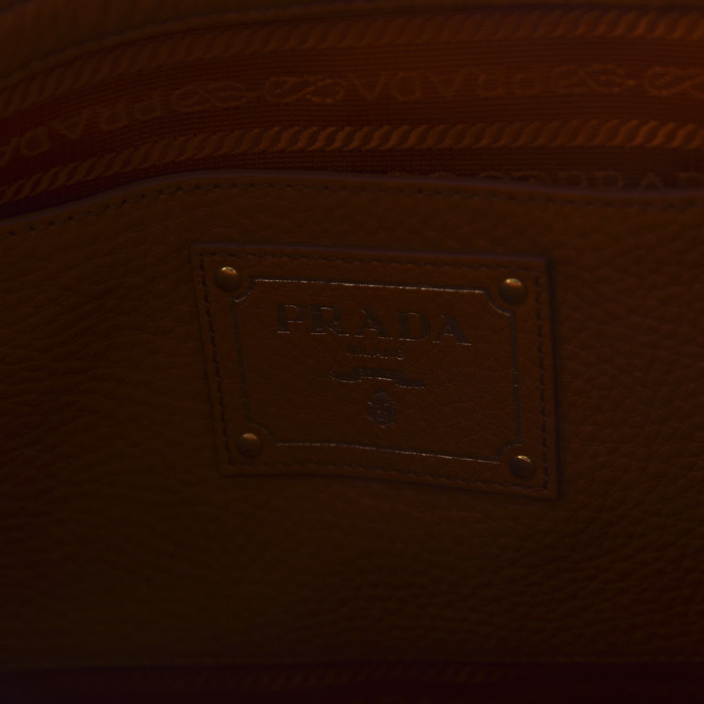 Vitello Daino Tote Papaya