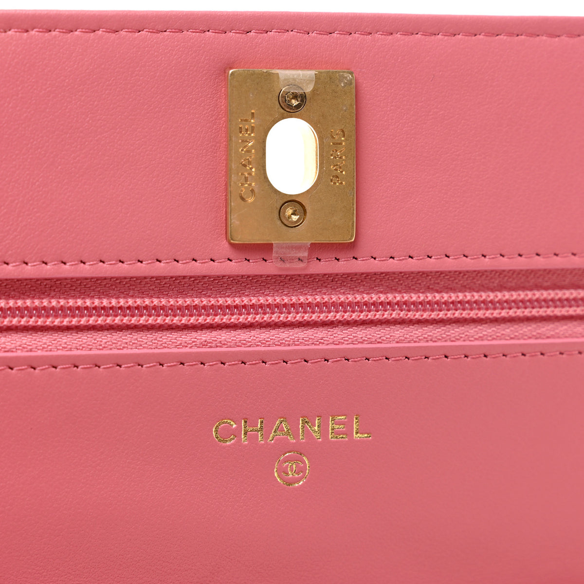 Caviar Quilted CC Turnlock Wallet On Chain WOC Pink