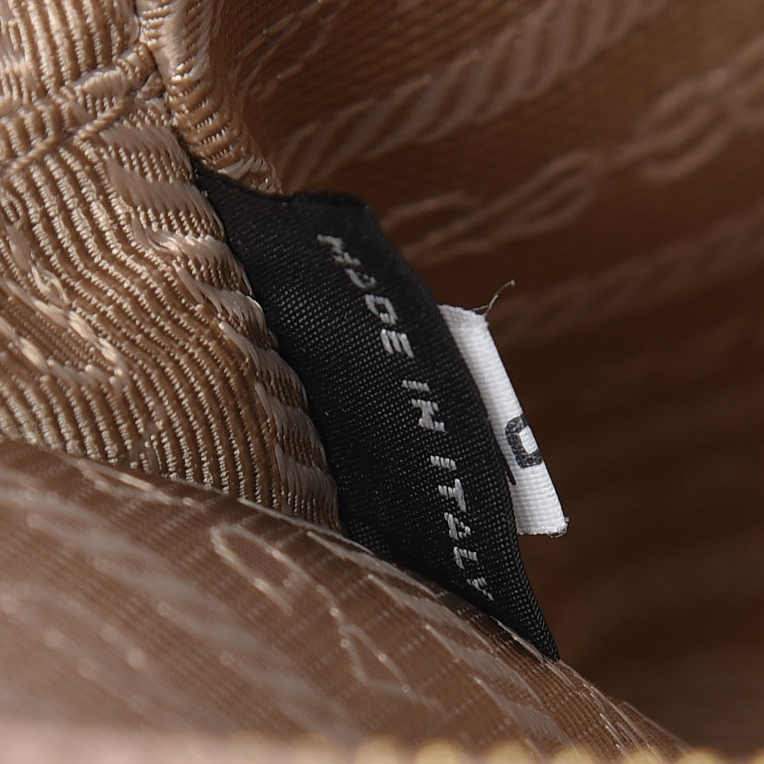 Prada Vitello Phenix Camera Crossbody Cammeo 8 of 8