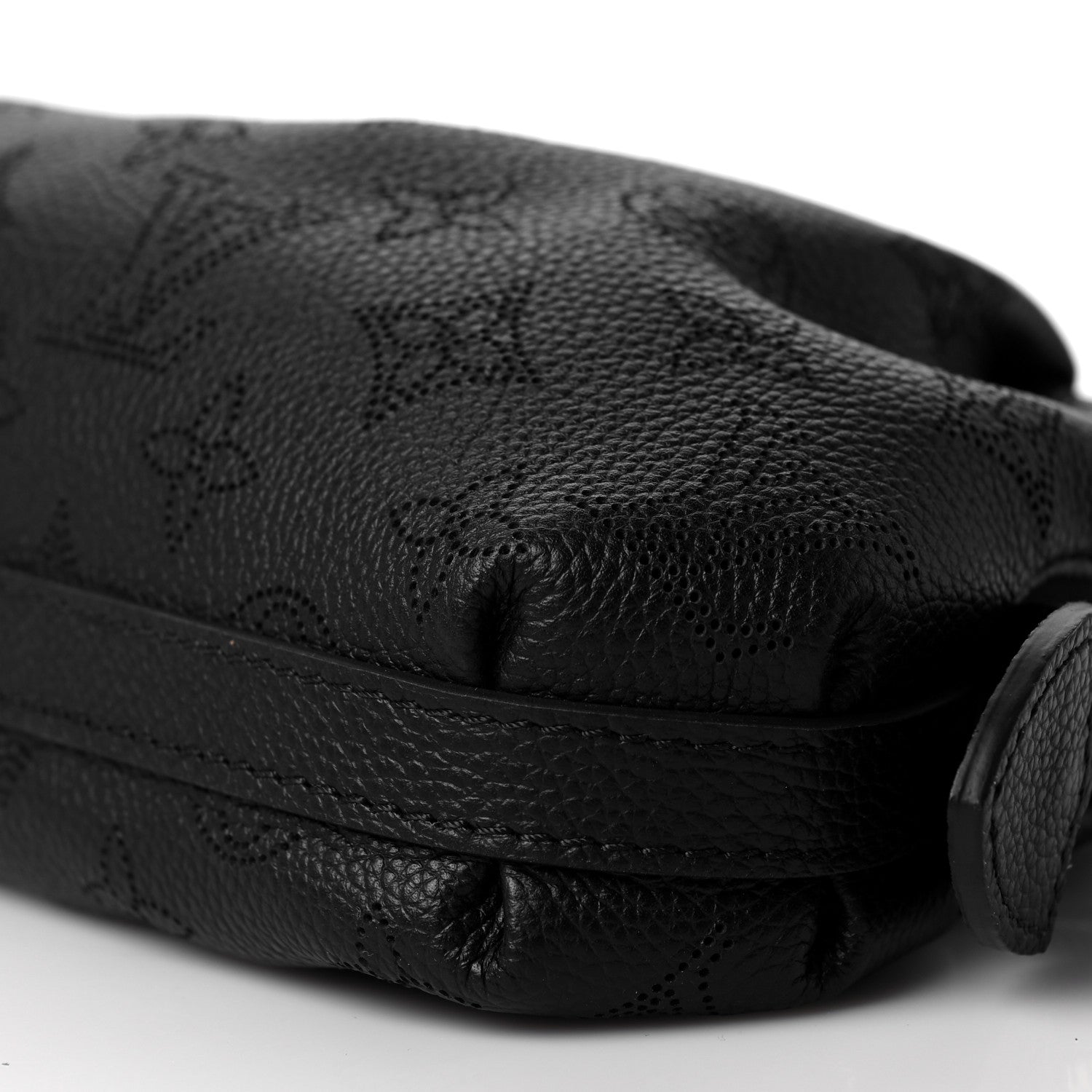 Louis Vuitton Mahina Scala Mini Pouch Black 19 of 20