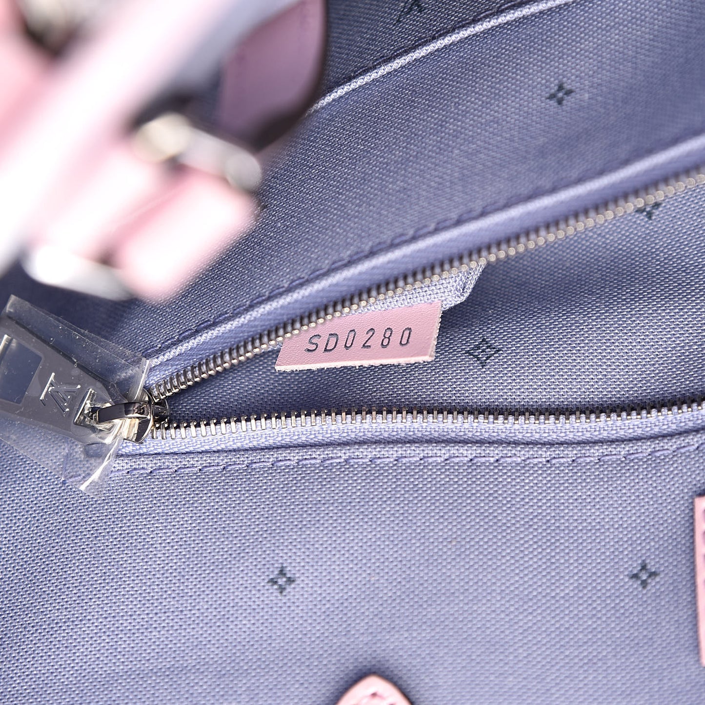 Monogram Escale Onthego GM Pastel
