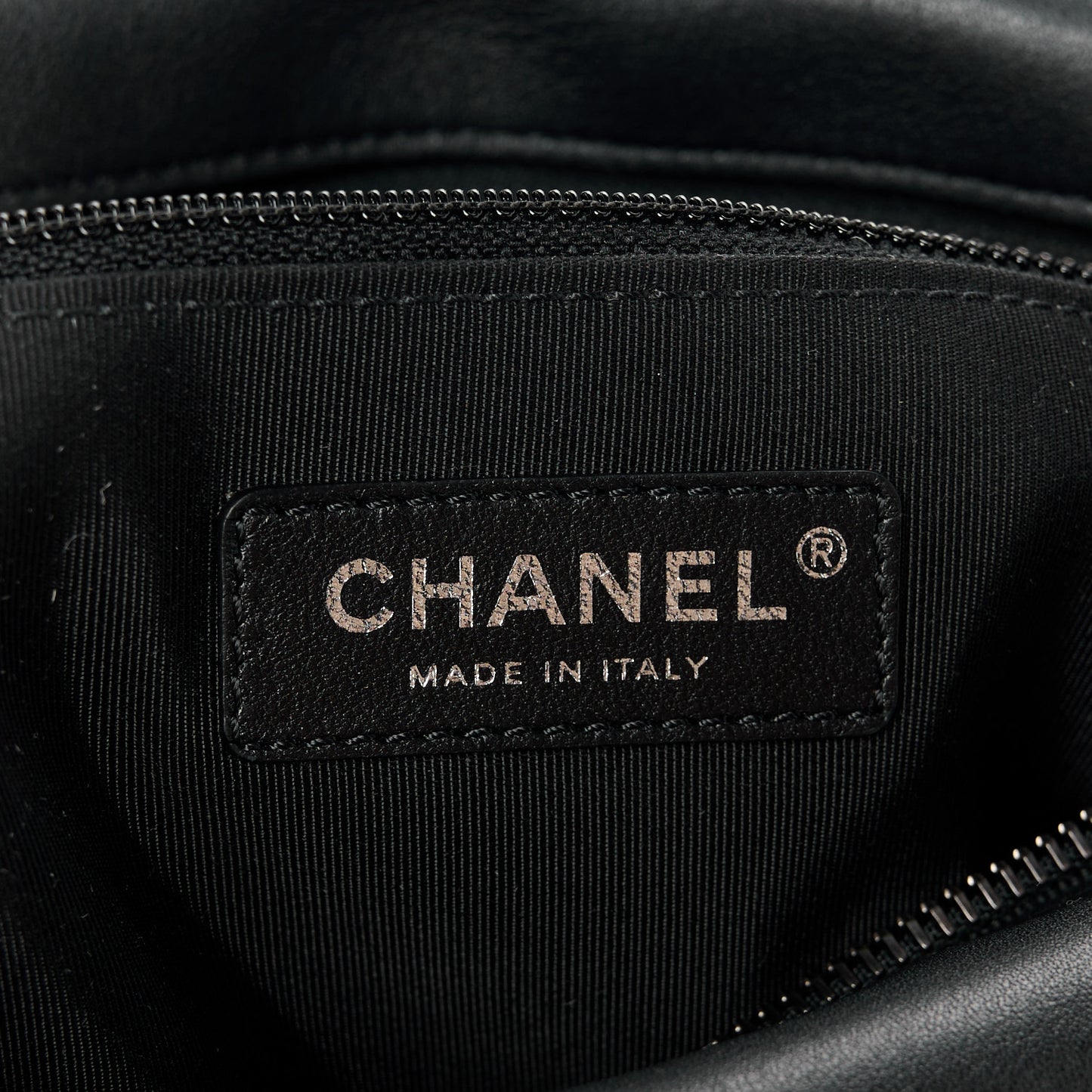 Calfskin Chain 20s Signature Hobo Black