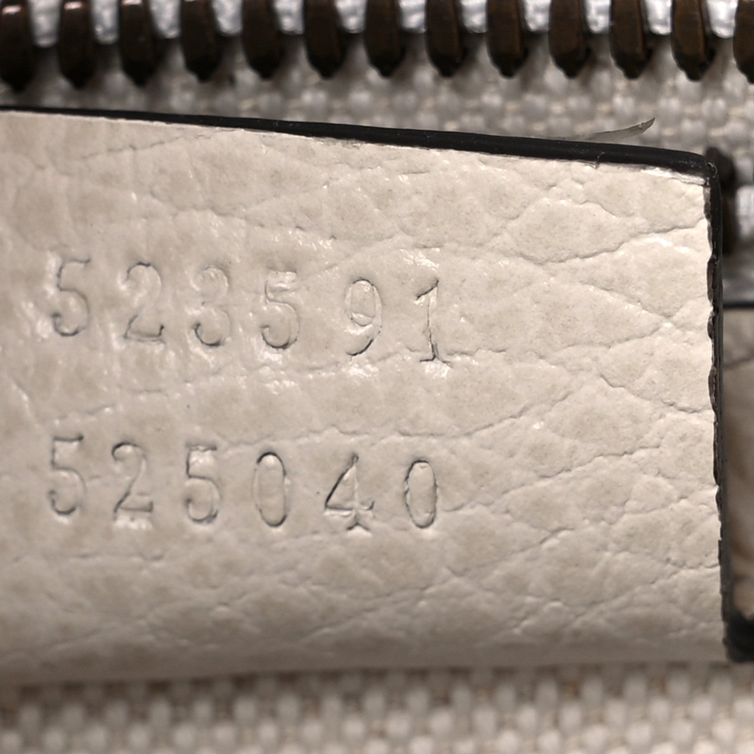 Gucci Grained Calfskin Logo Messenger Bag White 7 of 10