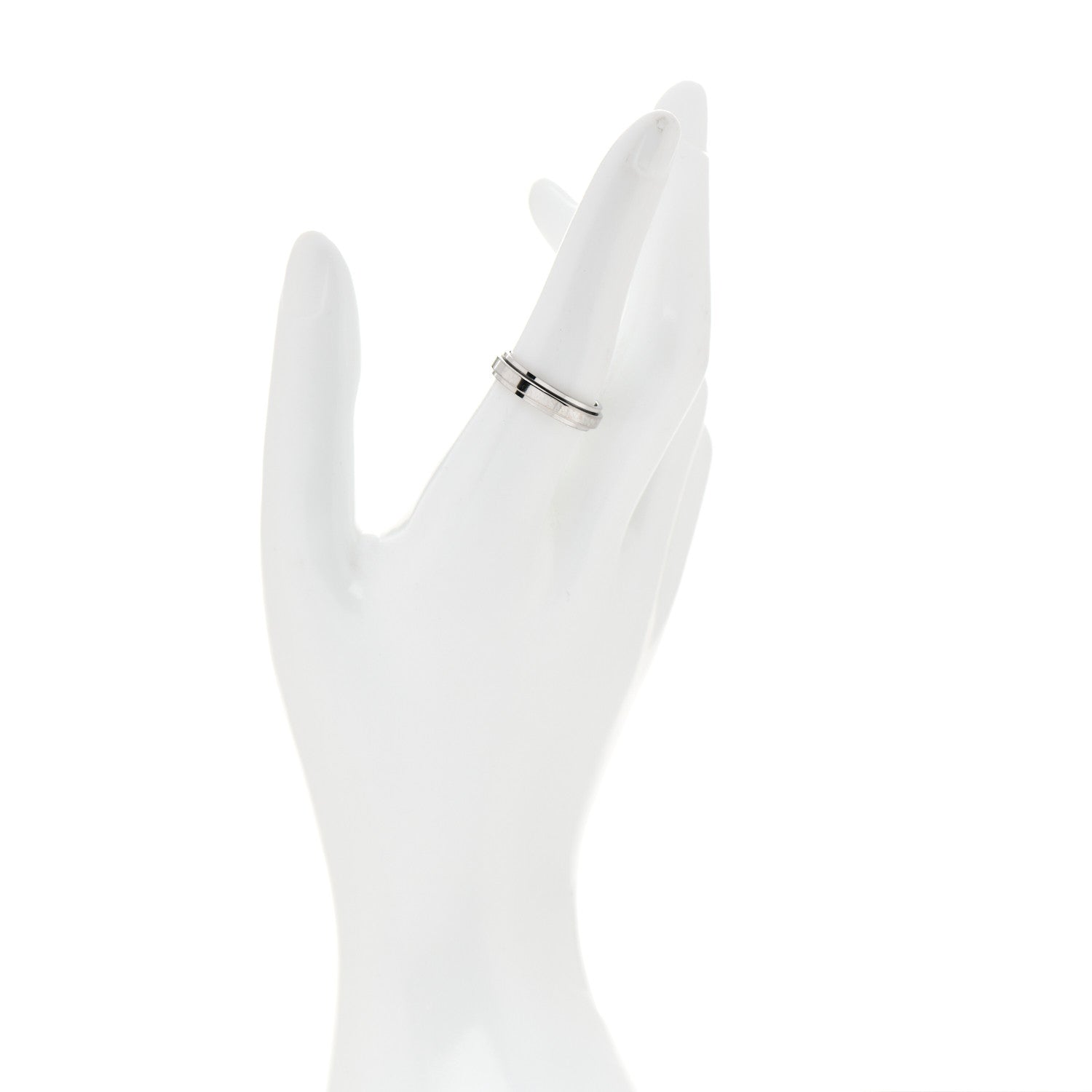 Piaget 18K White Gold Possession Wedding Ring 57 8 2 of 5