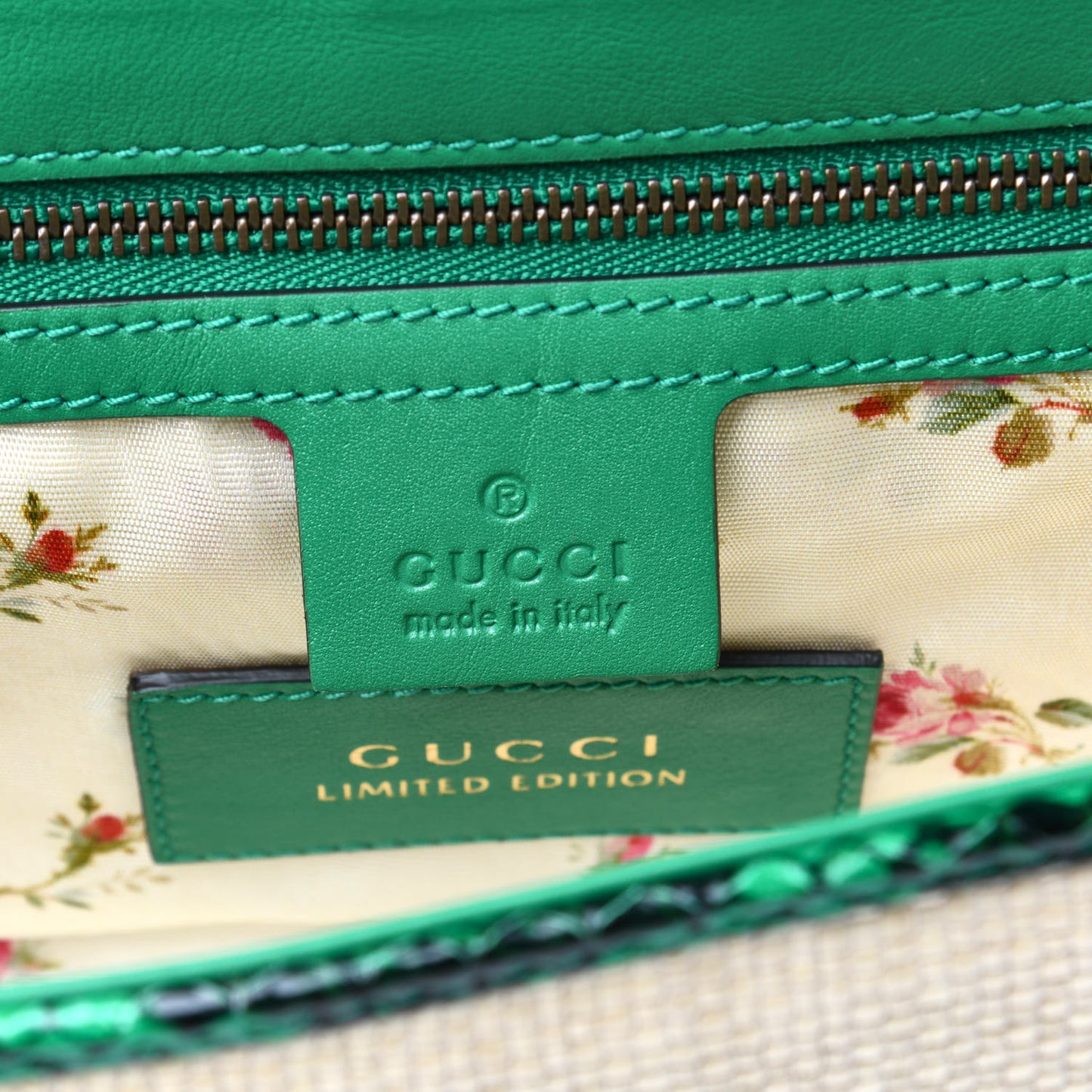 Raffia Elaphe Matelasse Small GG Marmont Shoulder Bag Natural New Shamarock