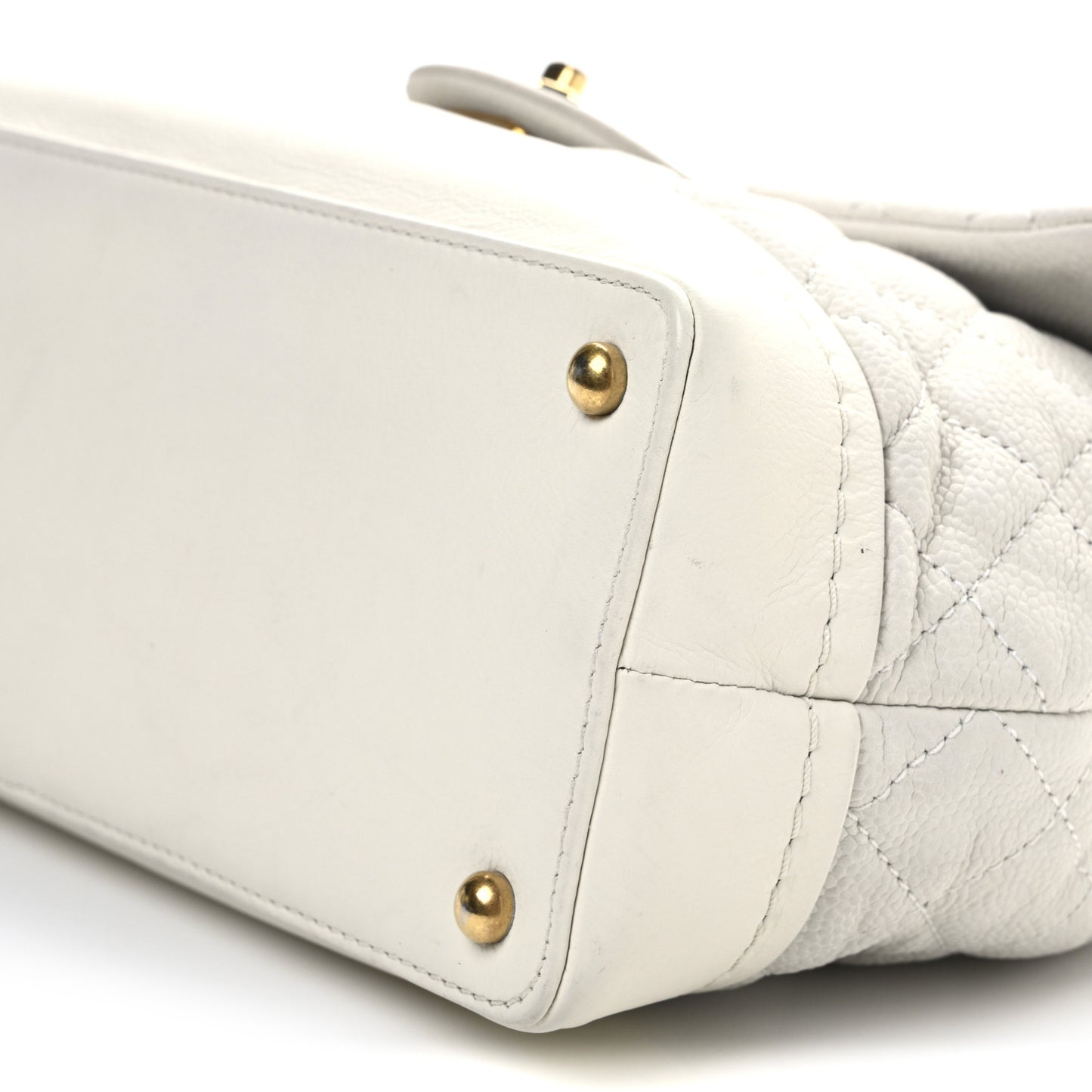Iridescent Caviar Quilted Medium Globe Trotter Flap White