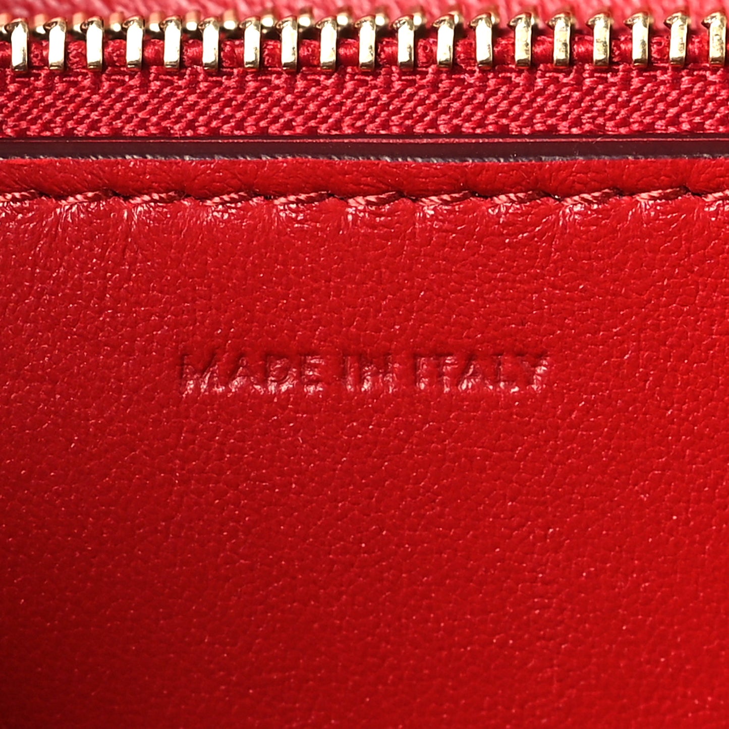 Box Calfskin Medium Classic Box Flap Bag Red