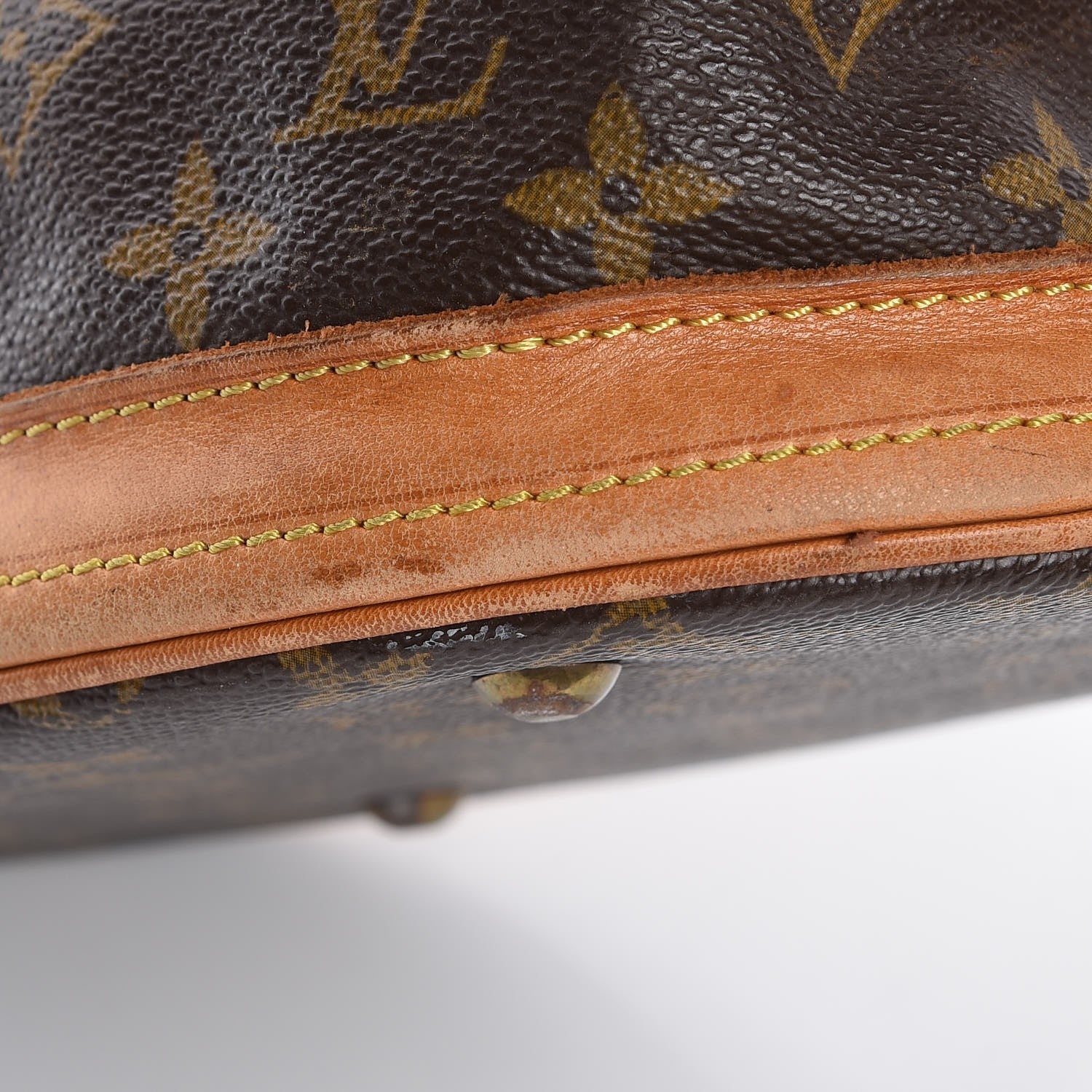 Louis Vuitton Monogram Petit Bucket 23 18 of 23