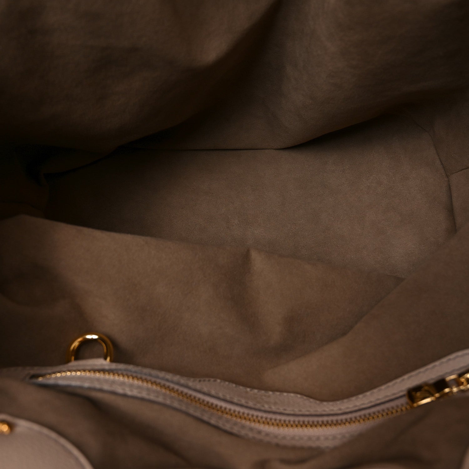 Louis Vuitton Mahina L Galet 4 of 8