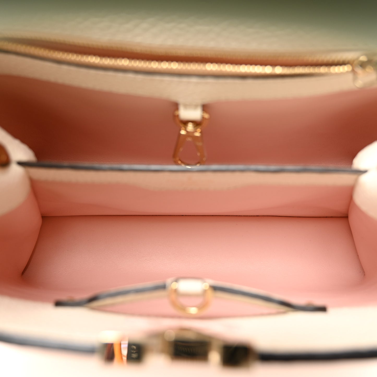 Taurillon Gradient Capucines BB Creme Rose Jade