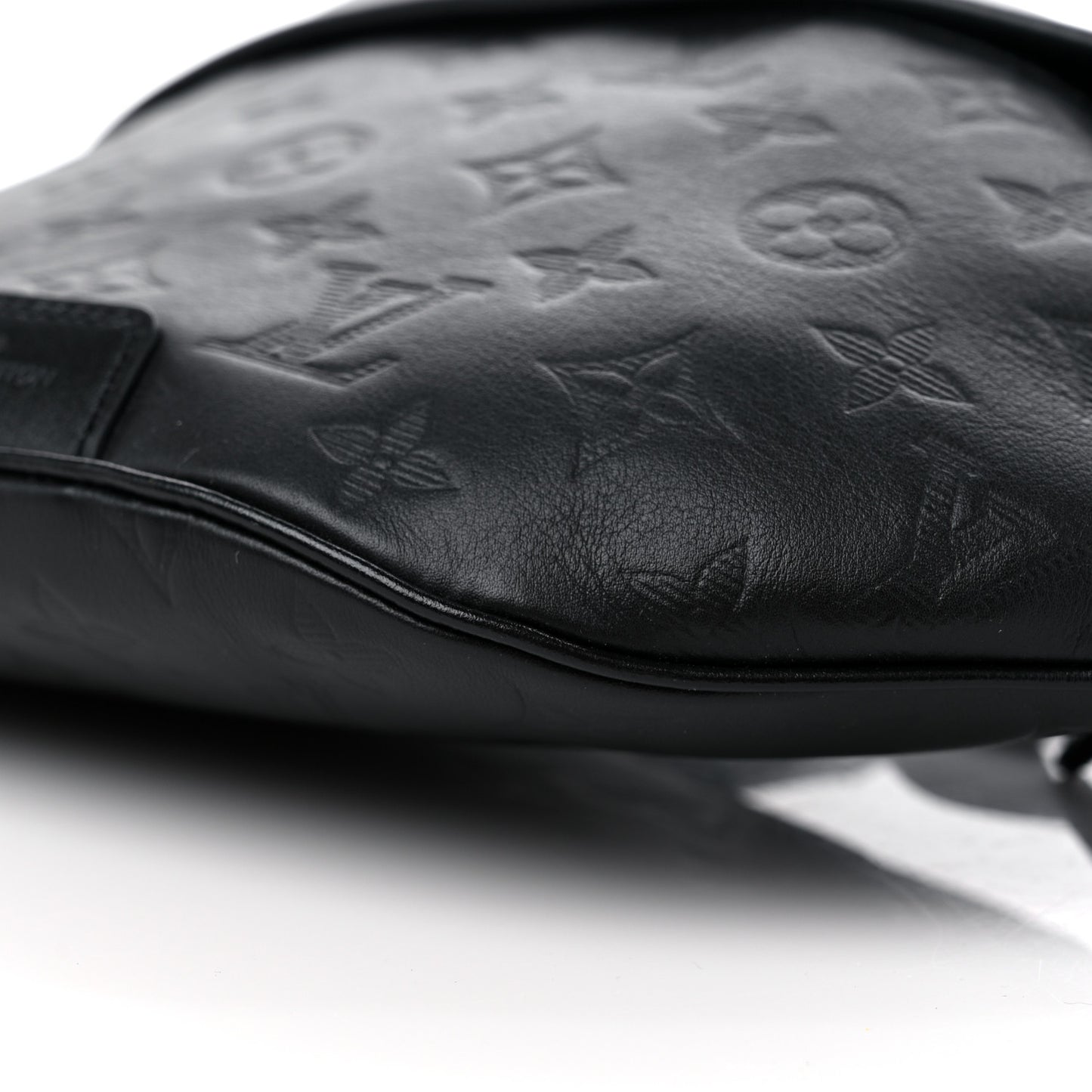 Calfskin Monogram Shadow Discovery Bumbag Black