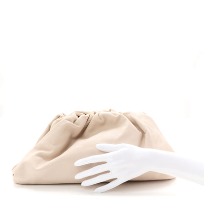 Bottega Veneta Smooth Butter Calf The Pouch Oversized Clutch Plaster 2 of 10