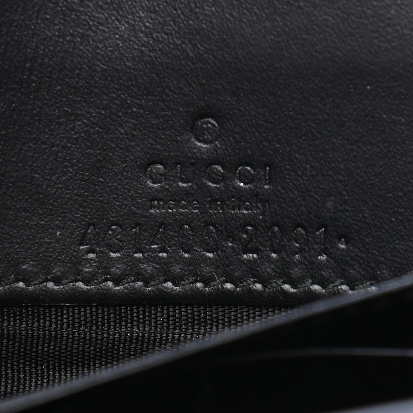 Guccissima Signature Bowy Chain Wallet Black