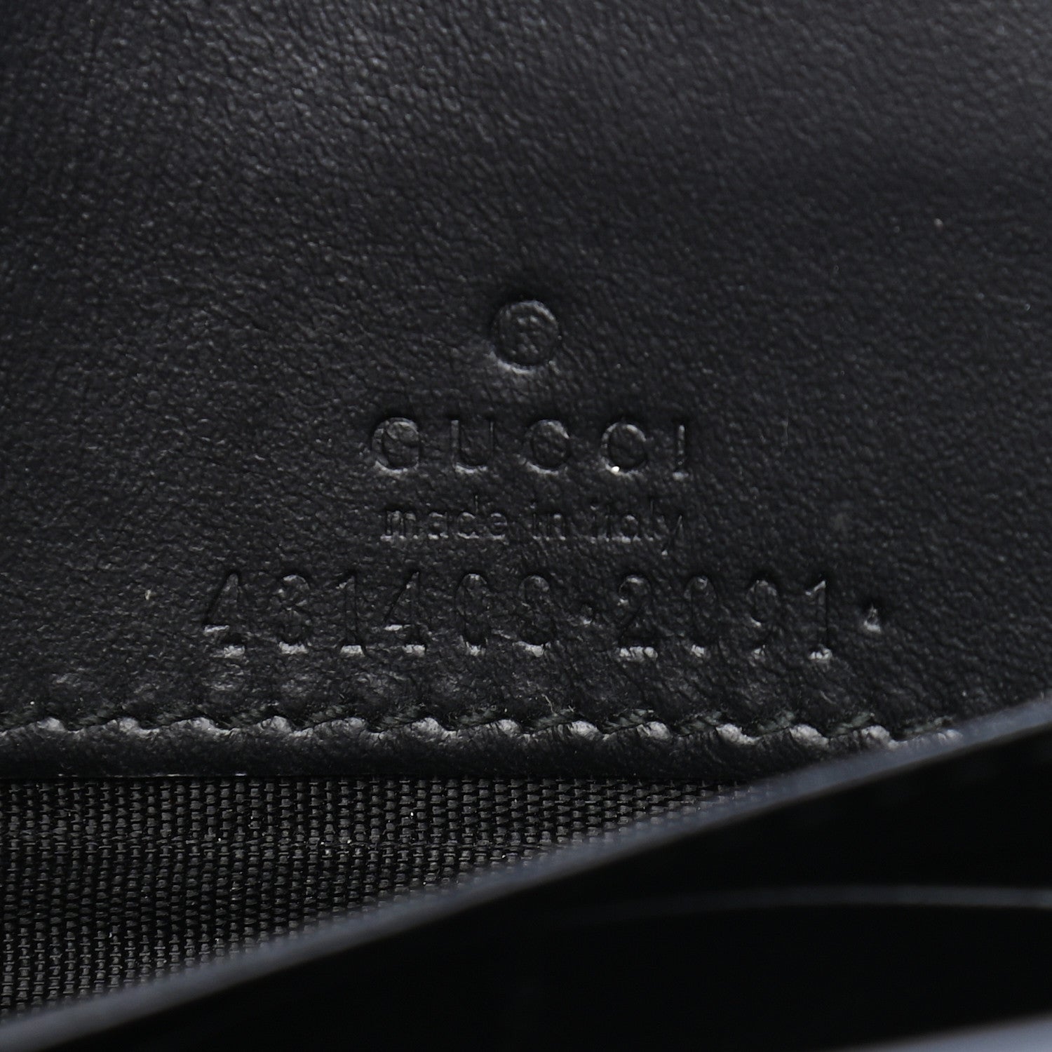 Gucci Guccissima Signature Bowy Chain Wallet Black 6 of 9