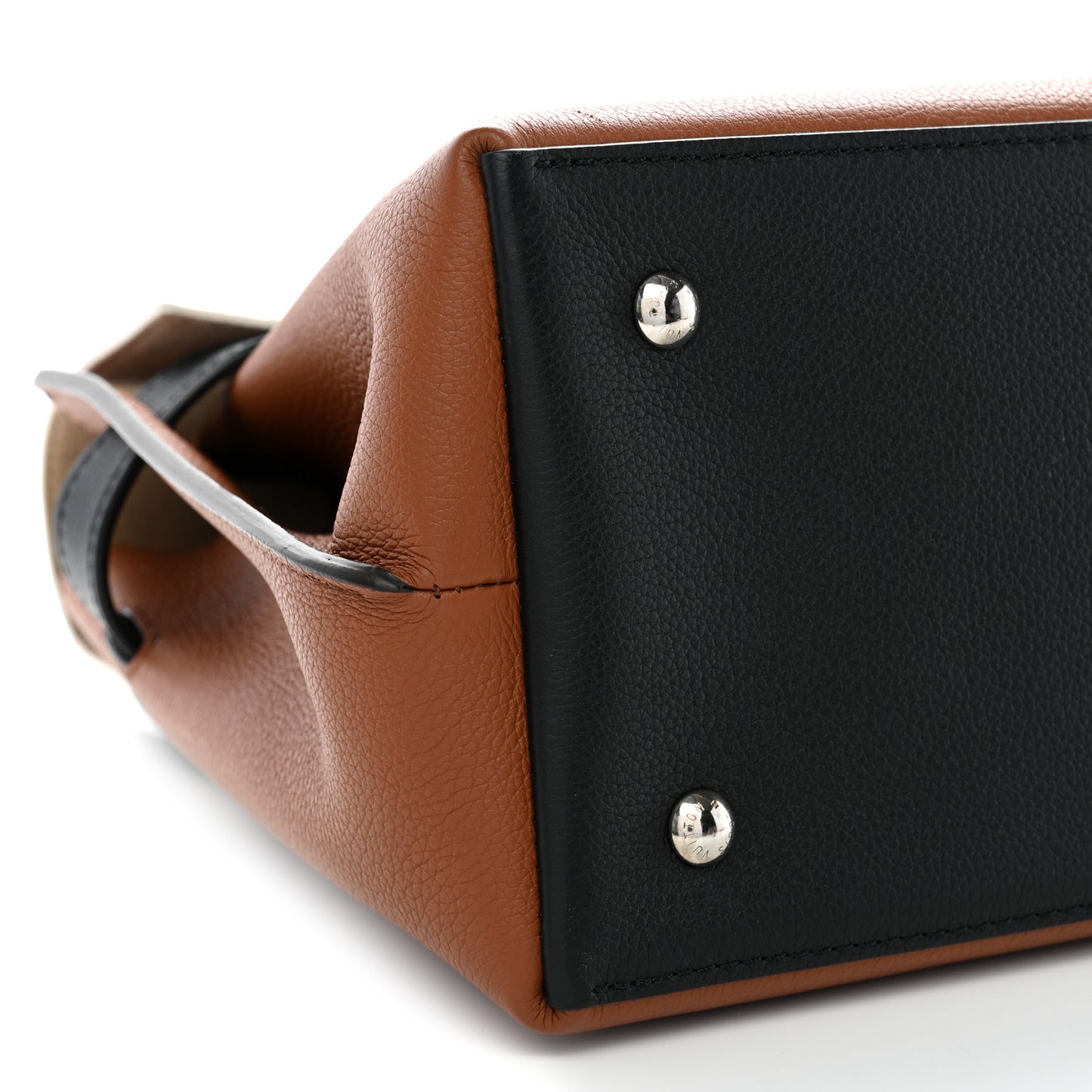 Soft Calfskin Lockme Ever Caramel Creme Black