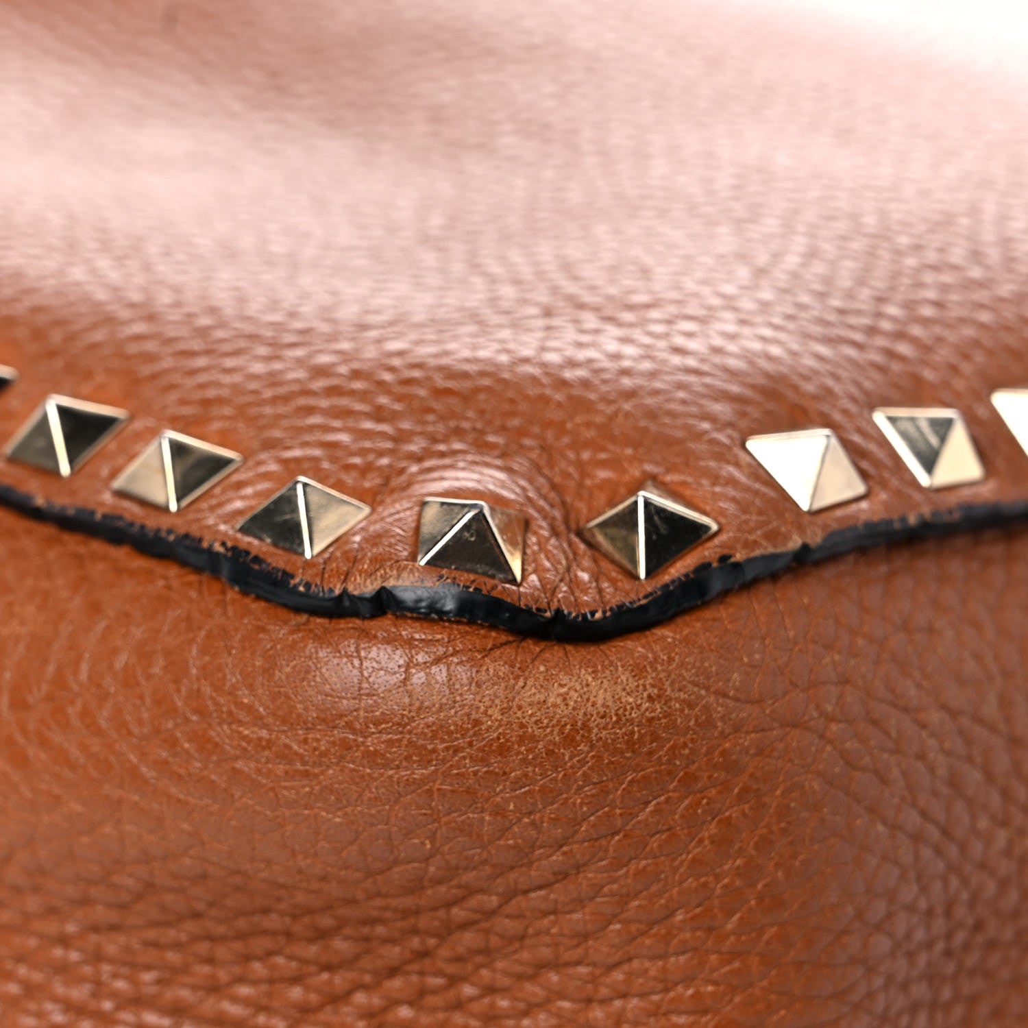 Valentino Garavani Pebbled Calfskin Large Rockstud Flip-Lock Messenger Bag Light Cuir 9 of 28