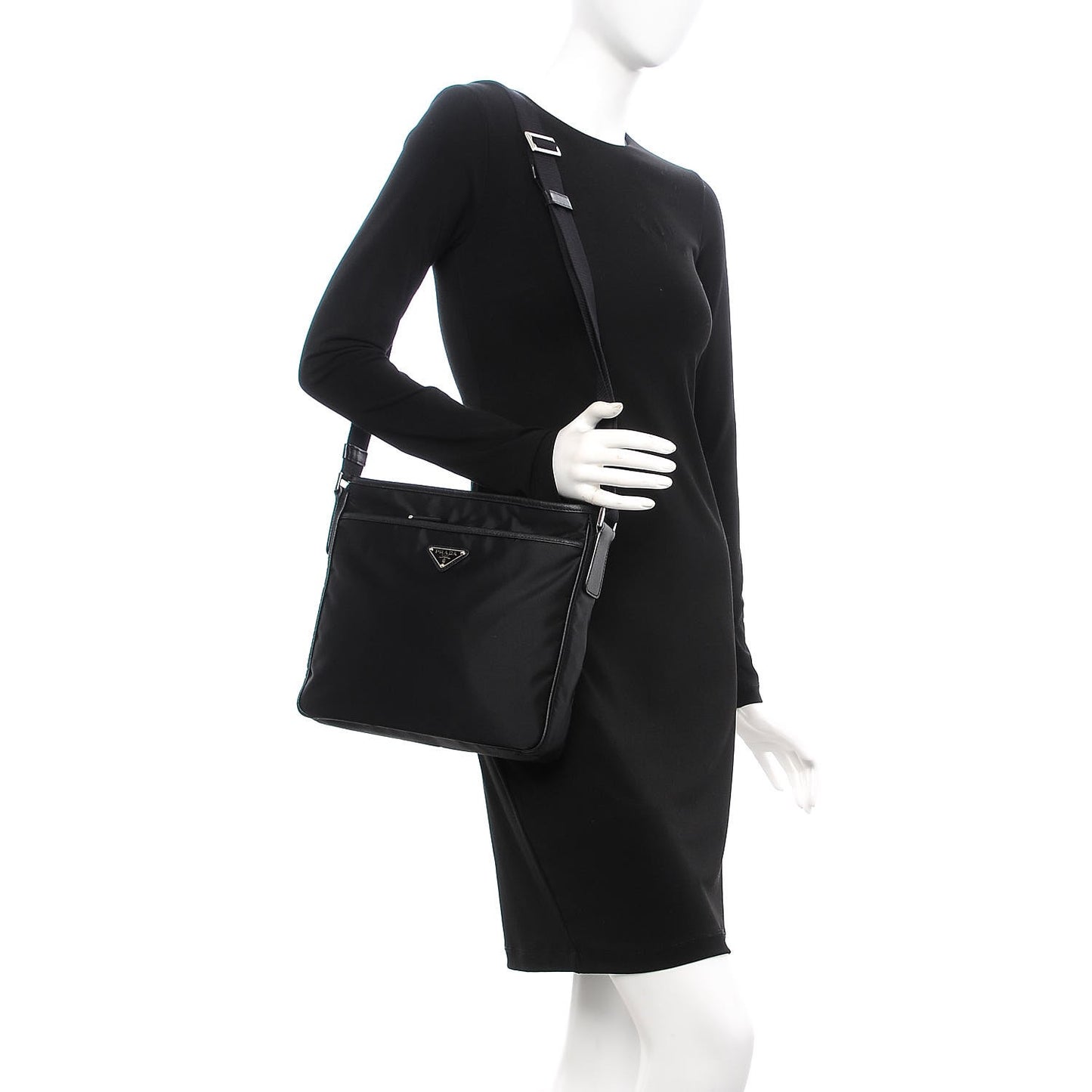 Nylon Flat Messenger Bag Black