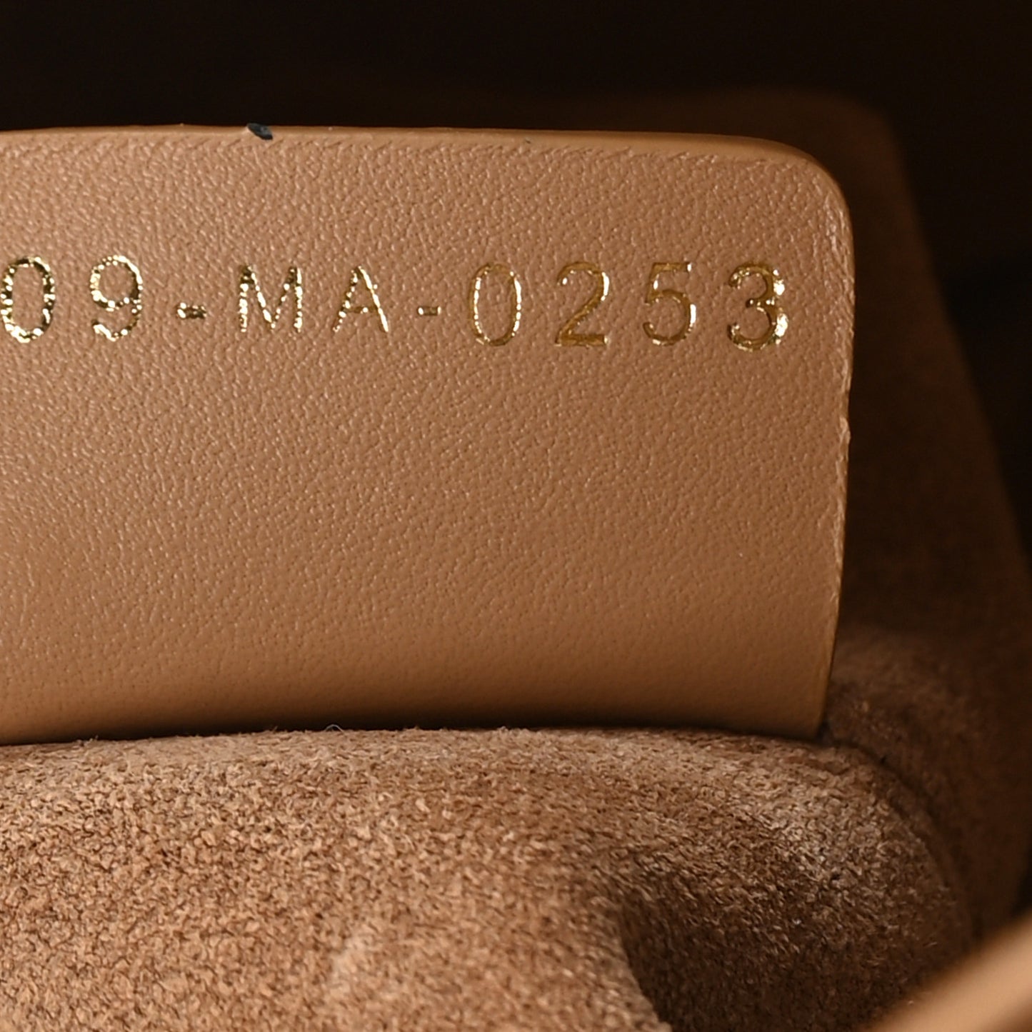 Calfskin Macrocannage Medium Toujour Powder Tan