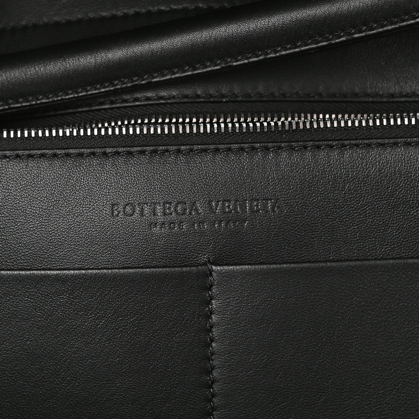 Nappa Maxi Intrecciato Padded Large Arco Black