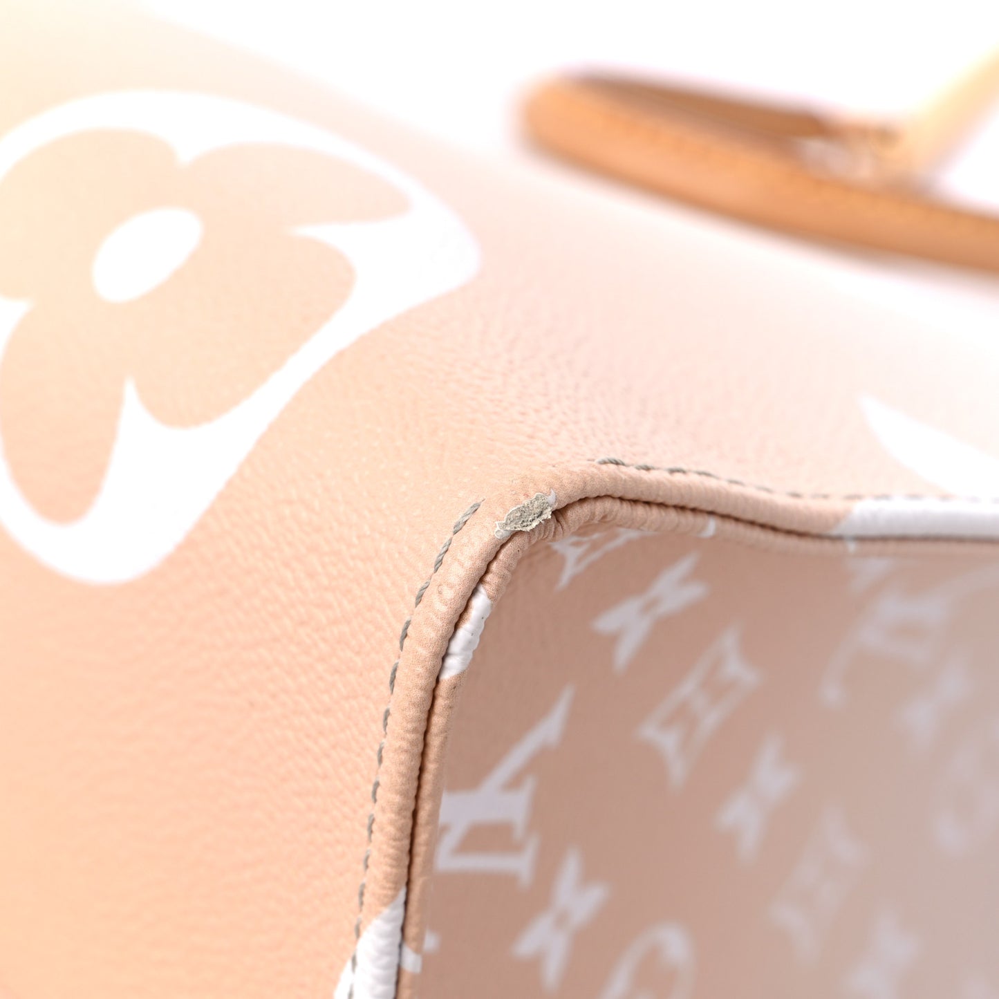 Monogram Giant By The Pool OnTheGo GM Brume