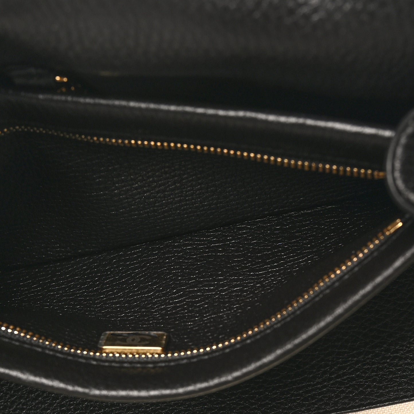 Grained Calfskin Stitched Urban Essentials Small Shopping Bag Black