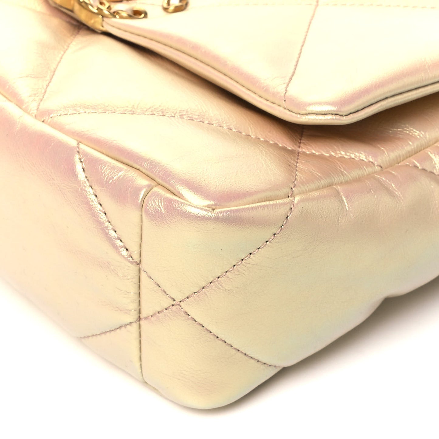 Iridescent Lambskin Quilted Medium Chanel 19 Flap Pink