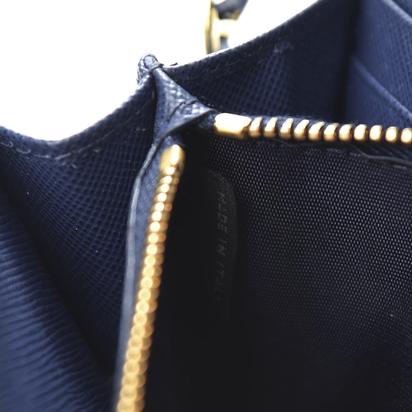 Saffiano Metal Oro Chain Wallet Bleuette