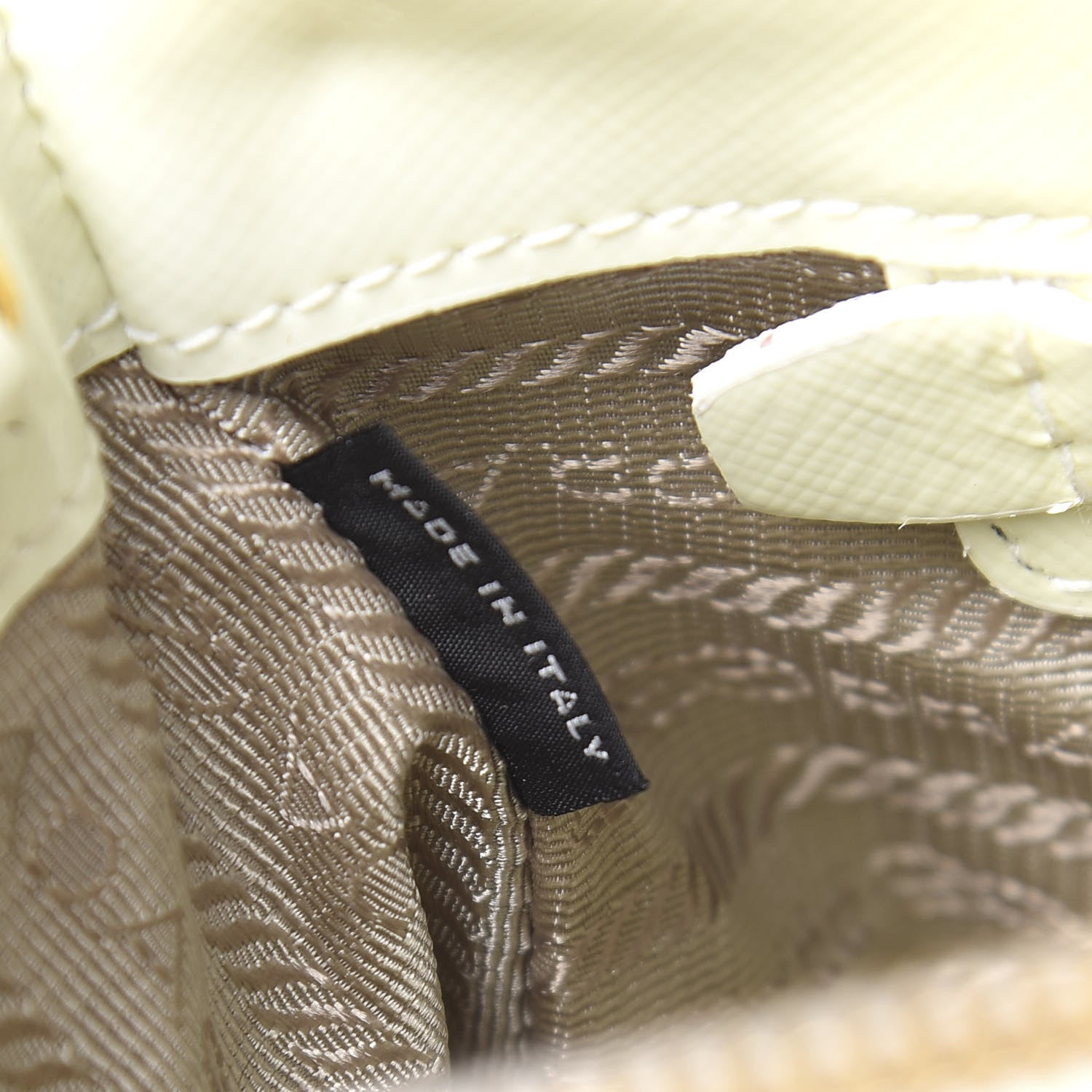 Prada Saffiano Vernice Medium Galleria Double Zip Tote Bianco 8 of 22