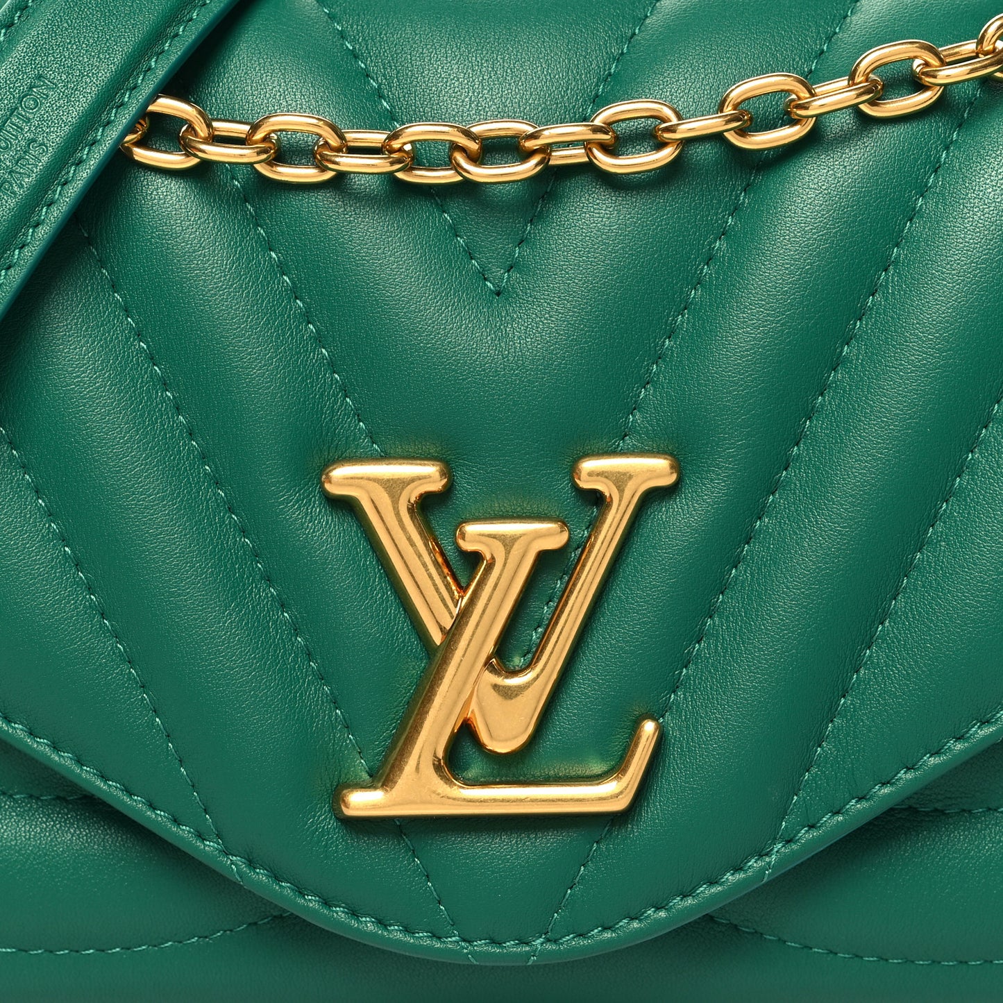 Calfskin New Wave Chain Bag MM NM Emerald