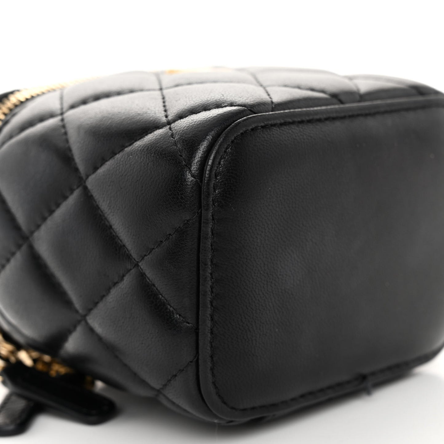 Lambskin Quilted Mini Pearl Crush Vanity Case With Chain Black