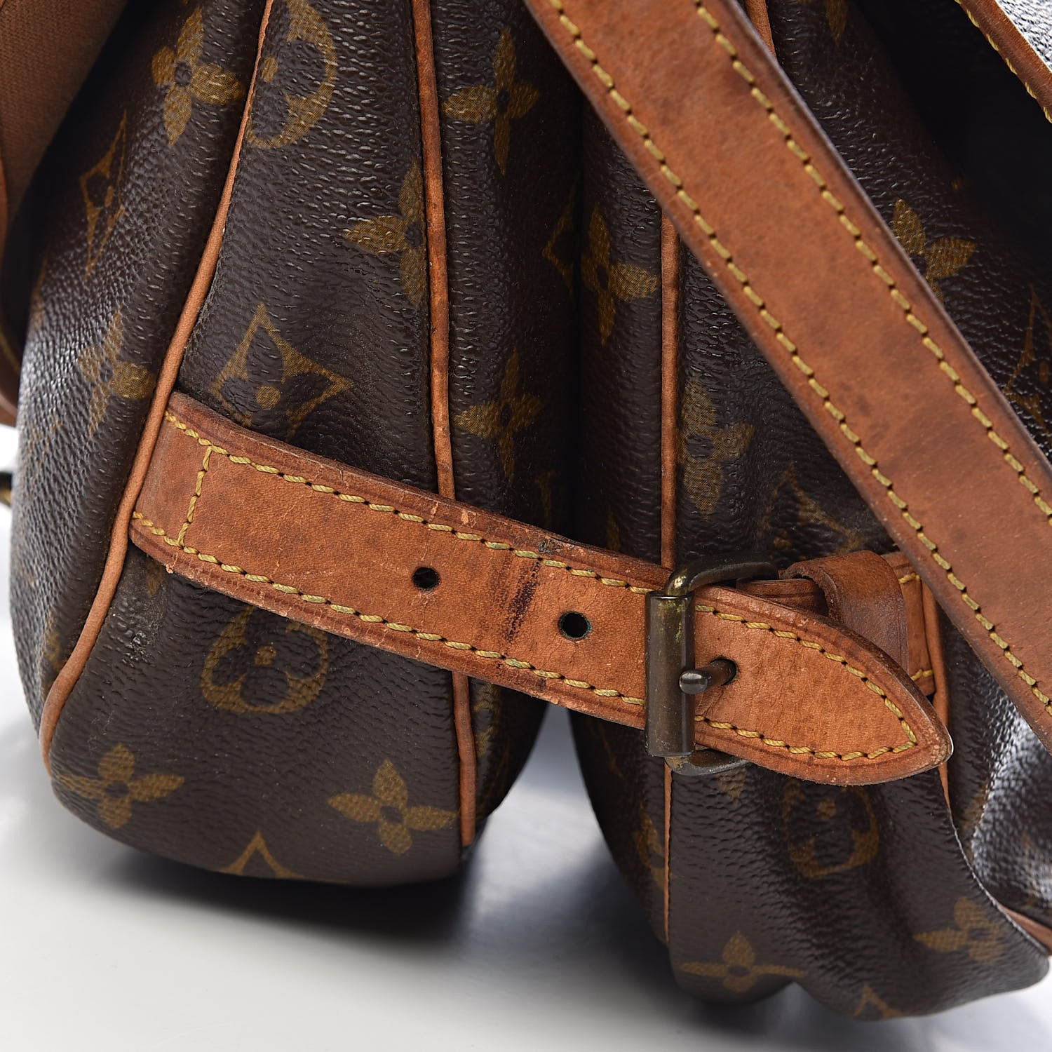 Louis Vuitton Monogram Saumur 30 29 of 34