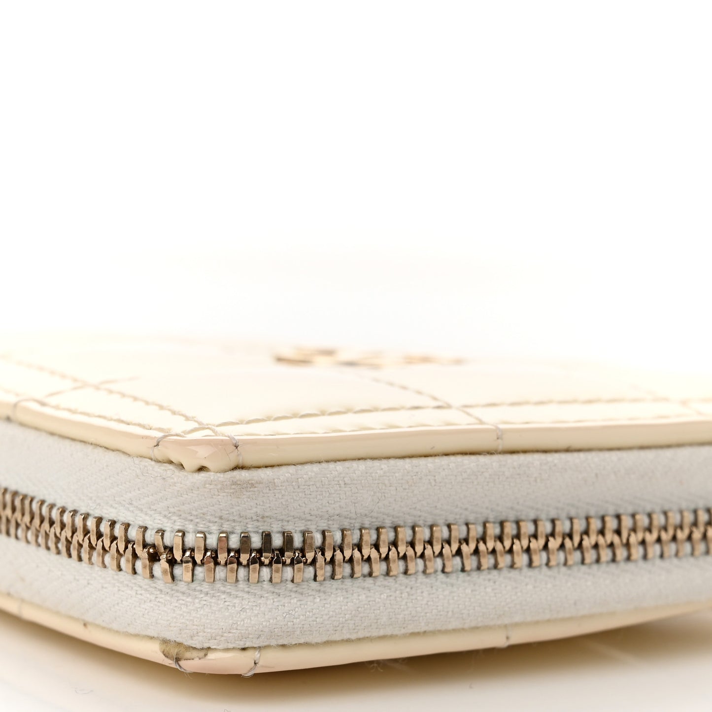 Patent Calfskin Resin Quilted CC Heart Clutch With Chain Black