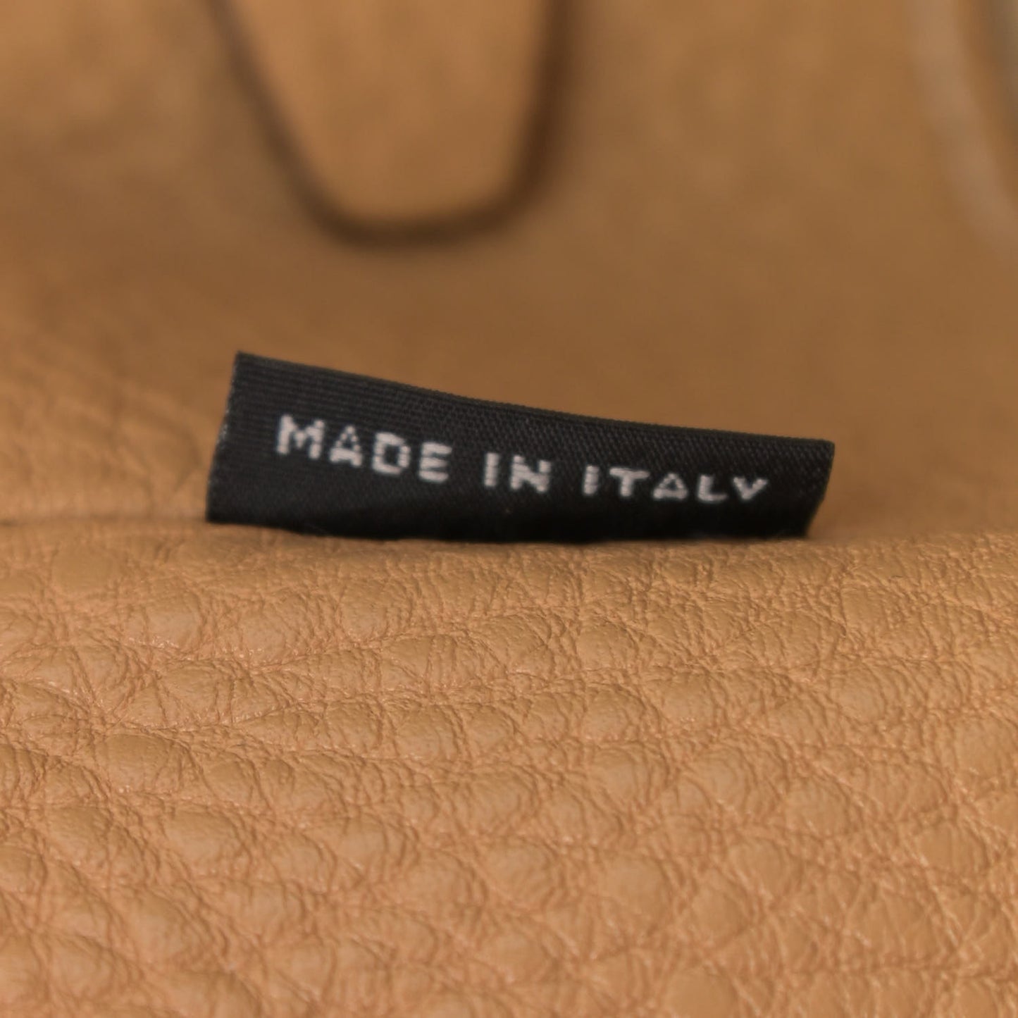 Vitello Daino Shopping Tote Sughero