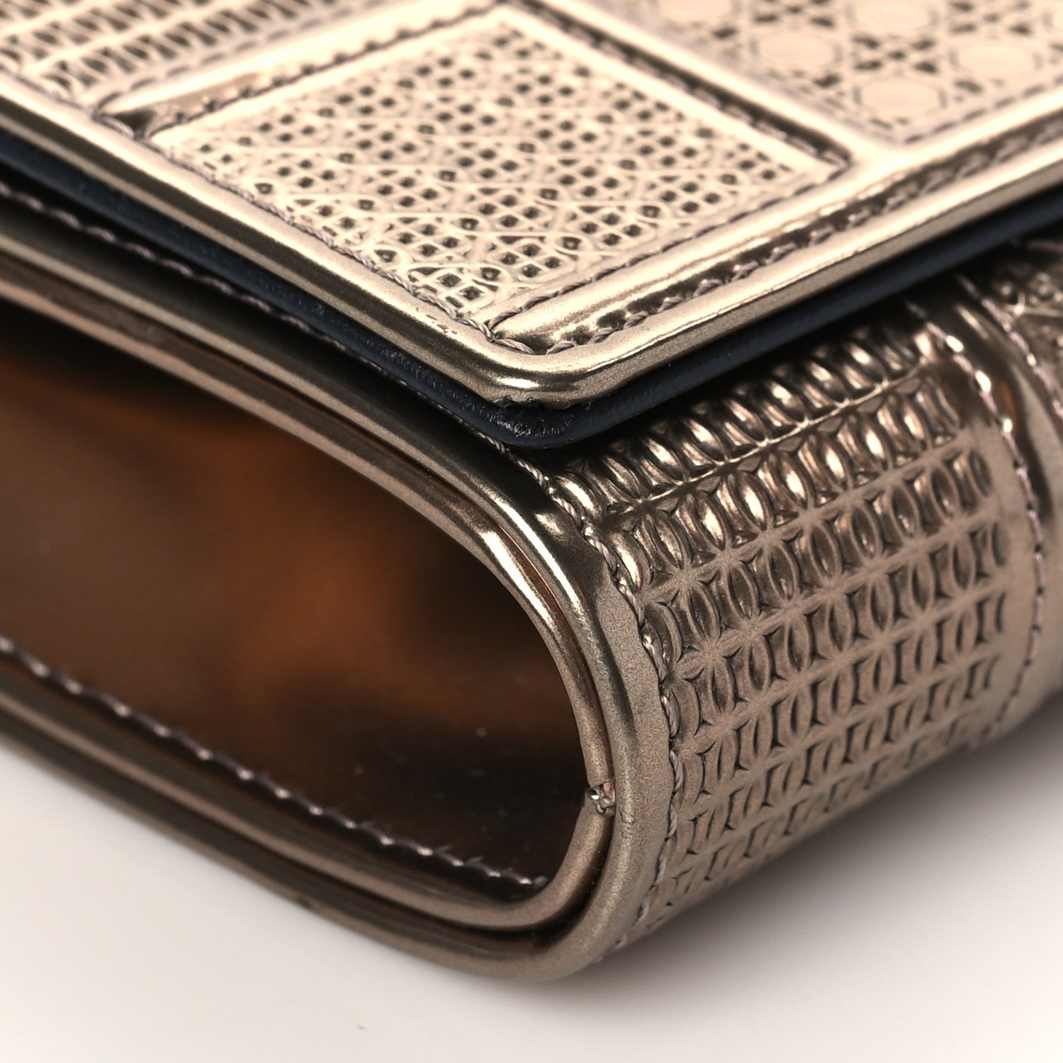Christian Dior Metallic Patent Micro-Cannage Diorama Croisiere Chain Wallet Champagne 8 of 9