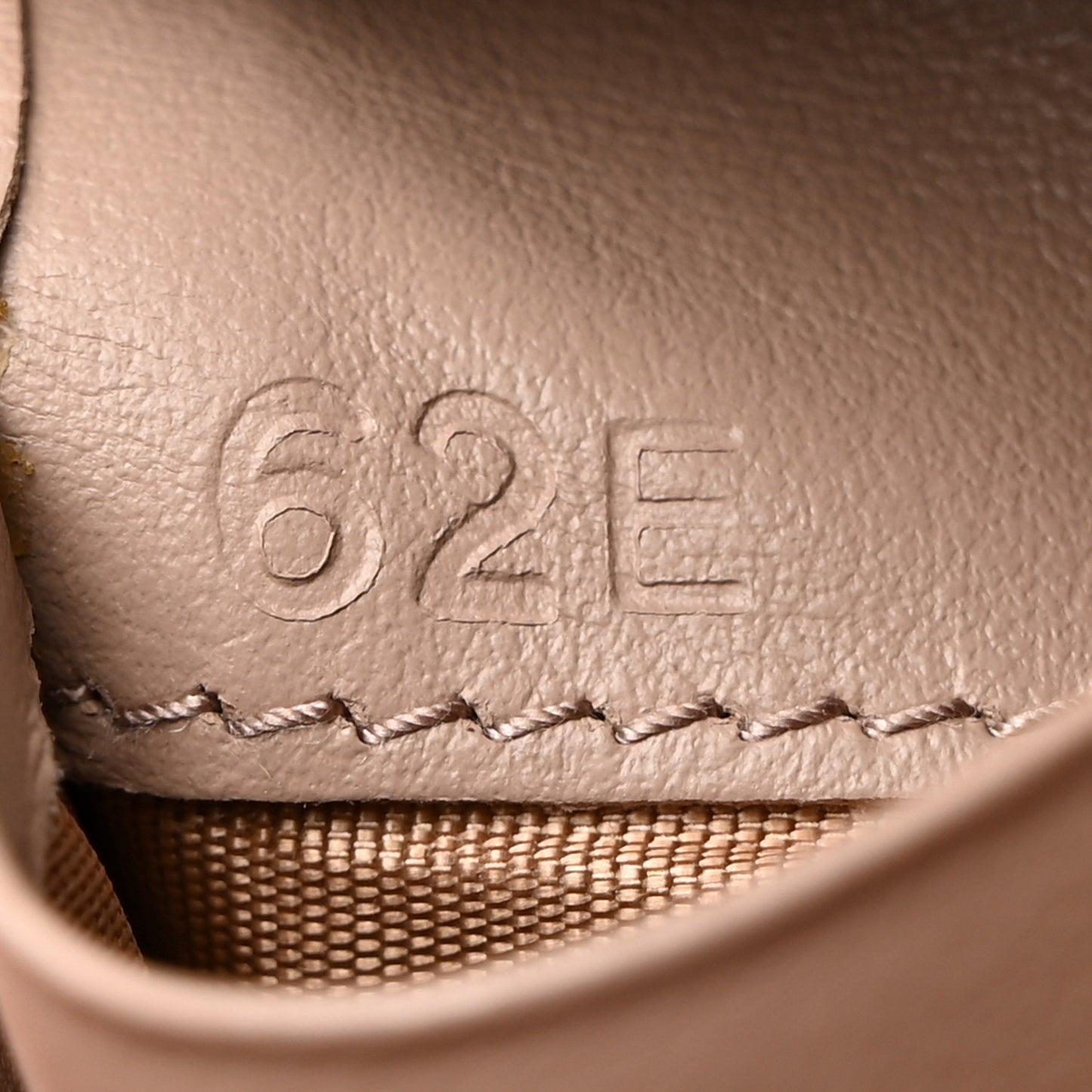 Vitello Daino Small Bi-Fold Wallet Black Cammeo