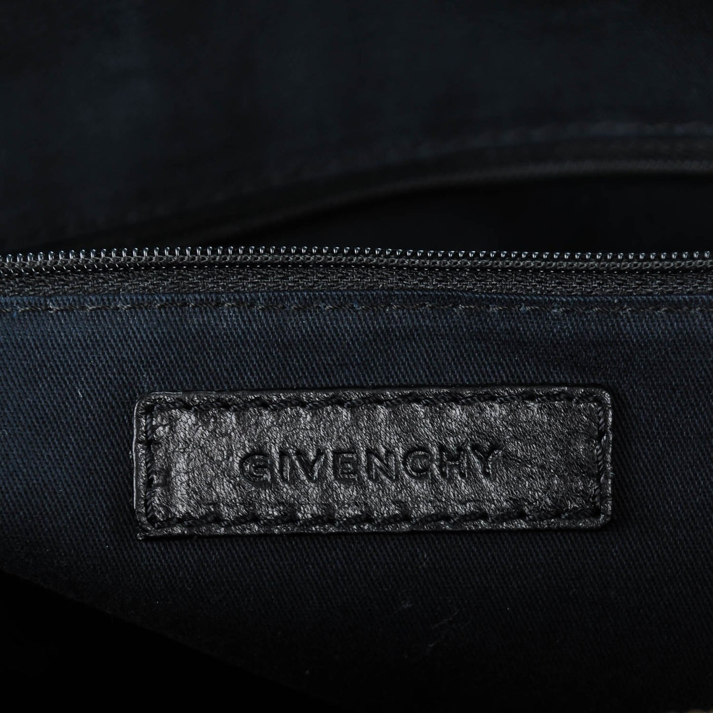 Calfskin Medium Pocket Nightingale Black