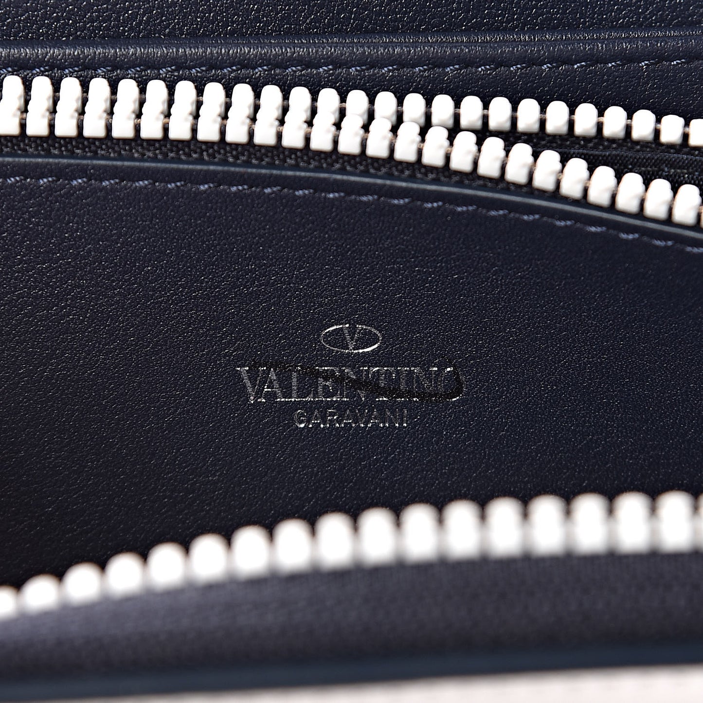 Vitello Colorblock Free Rockstud Zip Around Wallet Marine White