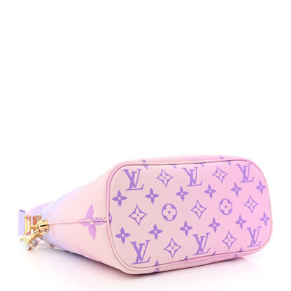 Louis Vuitton Monogram Giant Spring In The City Marshmallow Hobo PM Sunrise Pastel 4 of 9